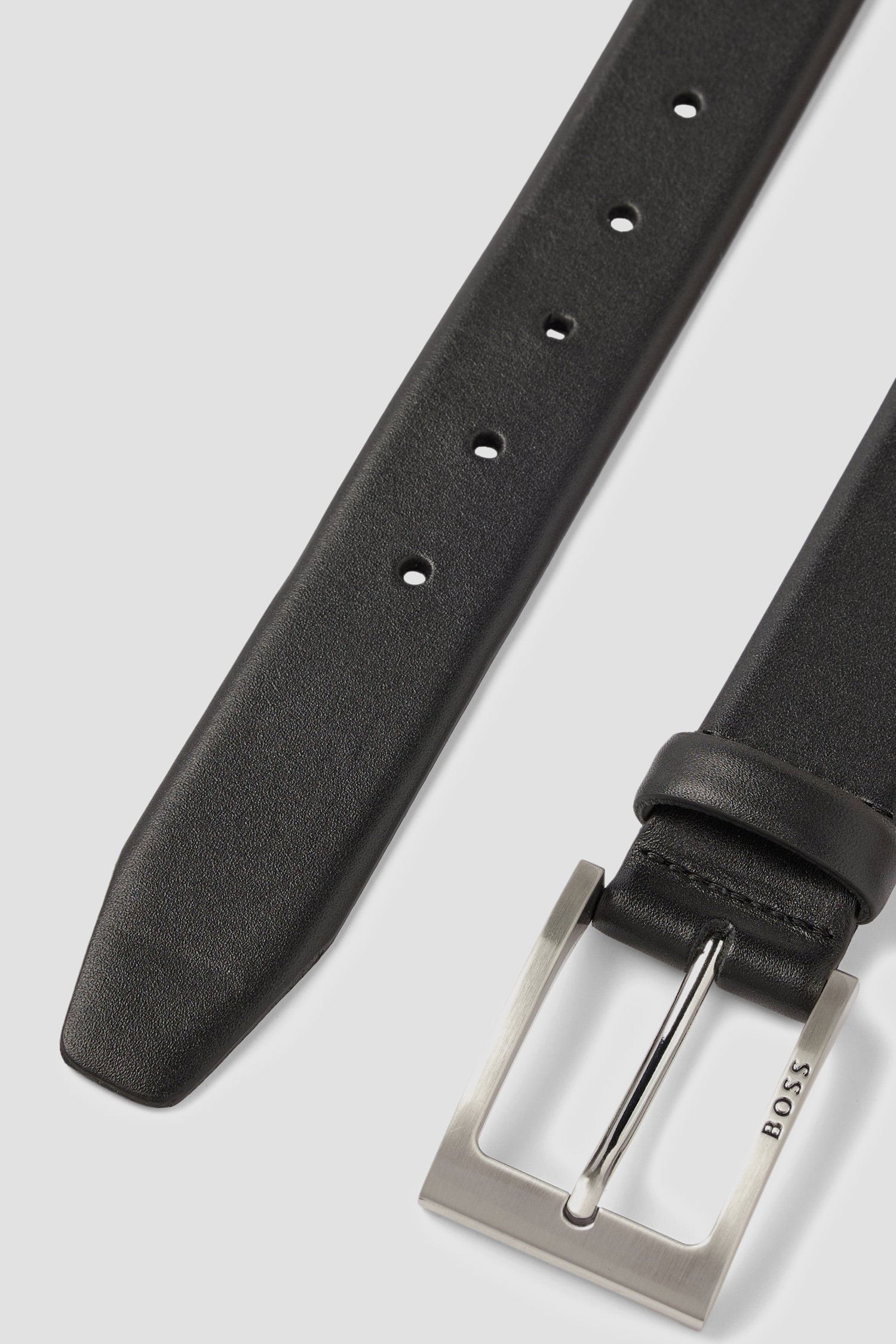 Чоловічий чорний шкіряний ремінь BOSS 50470787;002