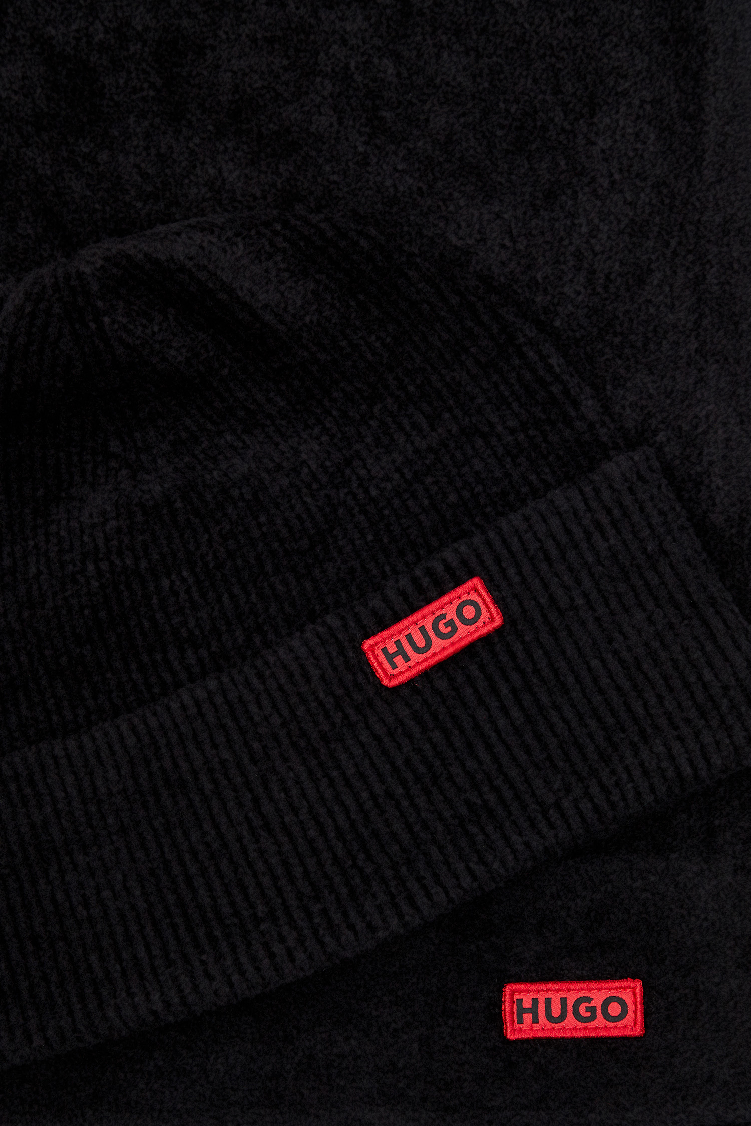 Жіночий чорний набір аксесуарів (шапка, шарф) HUGO 50500986;001