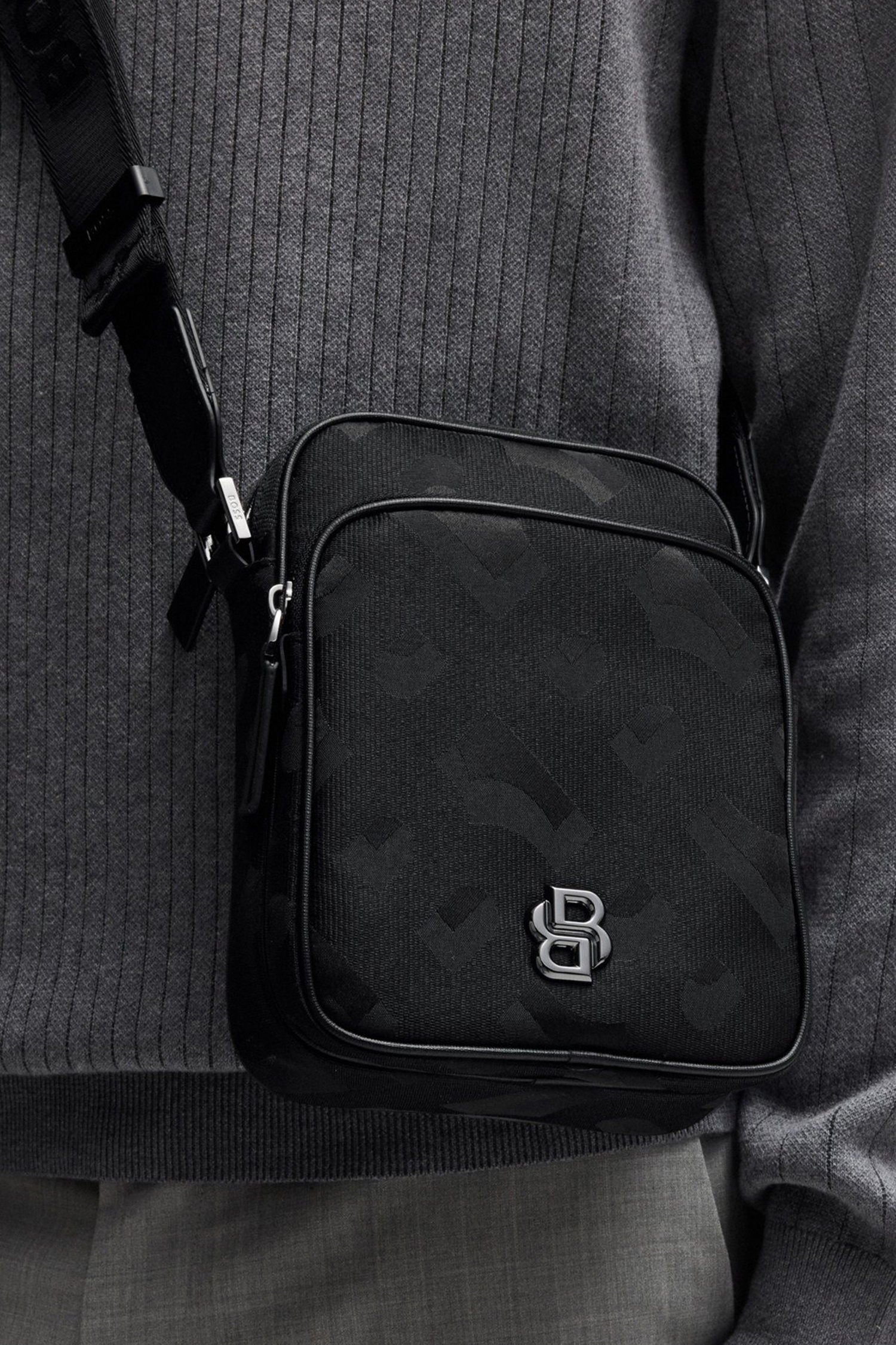 Чоловіча чорна сумка з візерунком BOSS 50536220;001