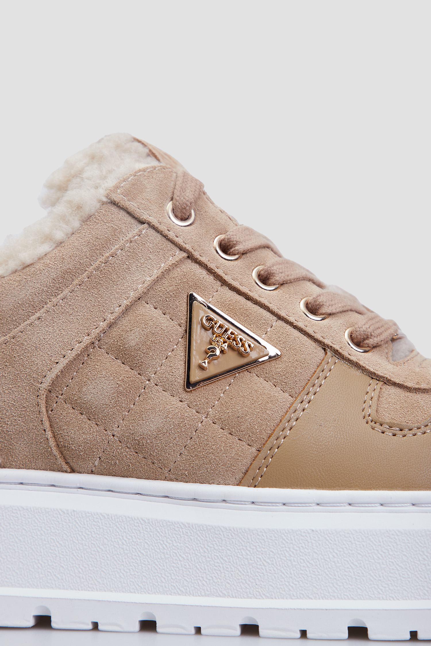 Женские бежевые сникерсы Guess FLFTER.SUE12;NATU