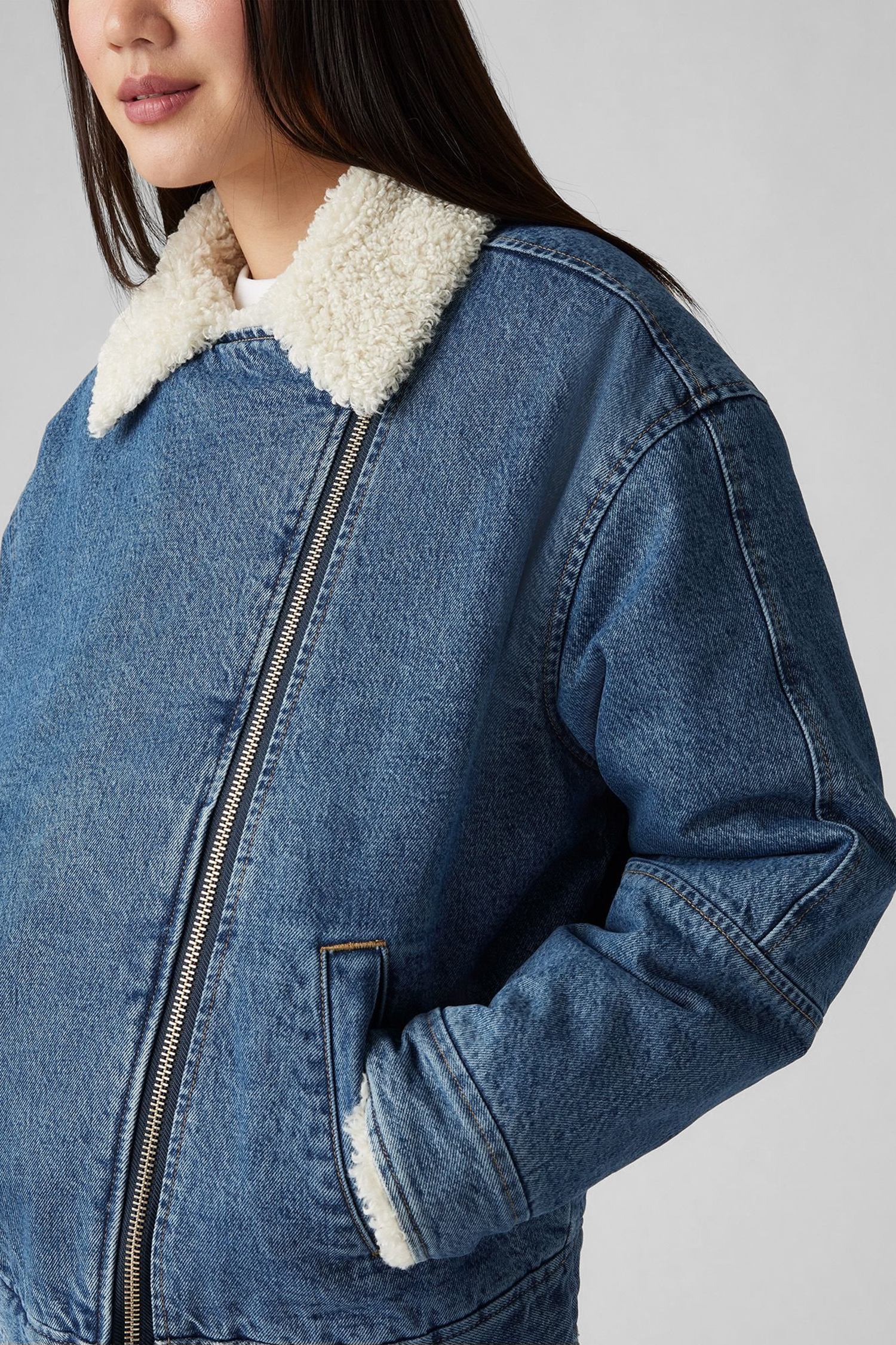 Женская синяя джинсовая косуха Levi’s® A9370;0001