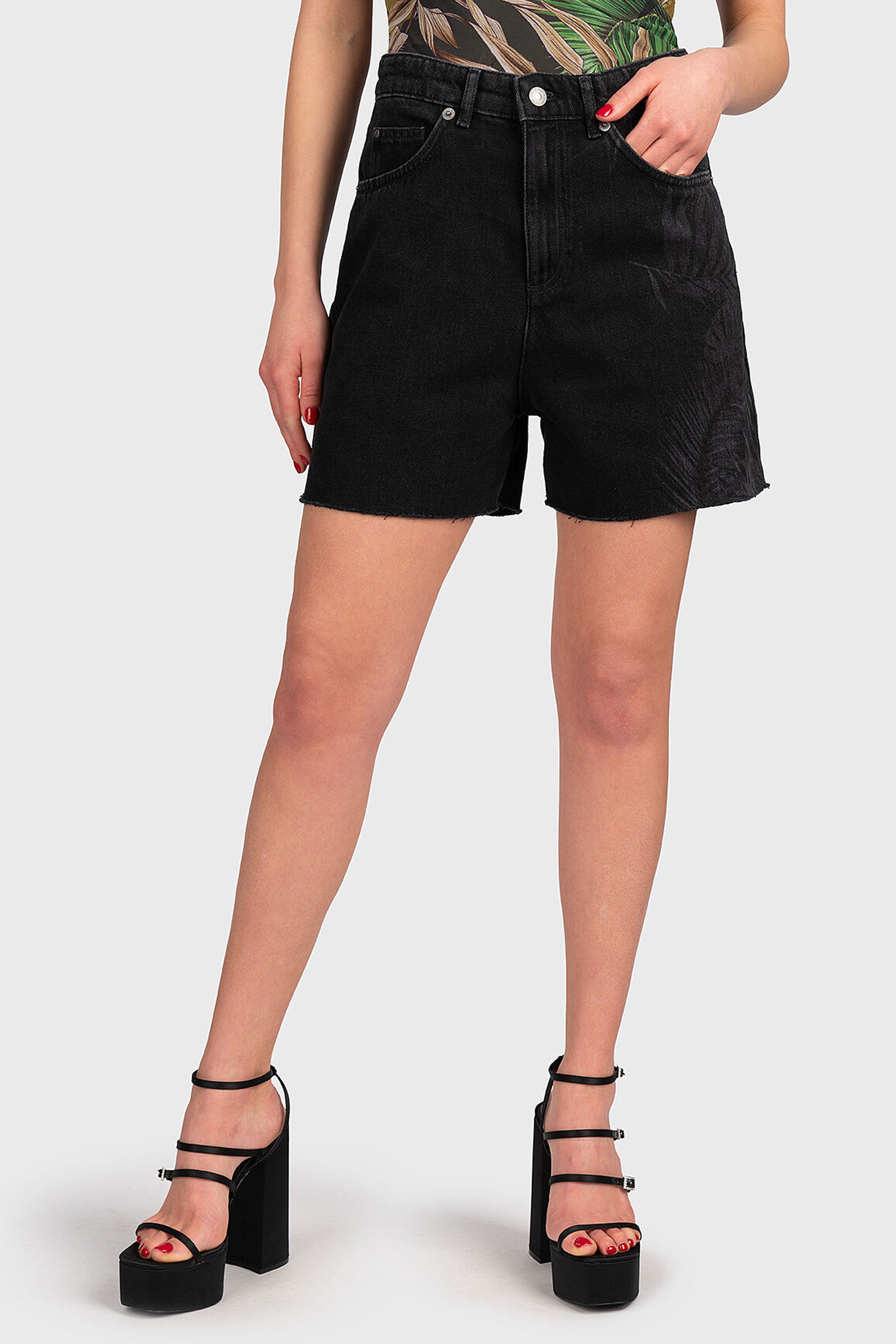 Жіночі чорні джинсові шорти Guess W3GD50.D4ZM1;PLA1