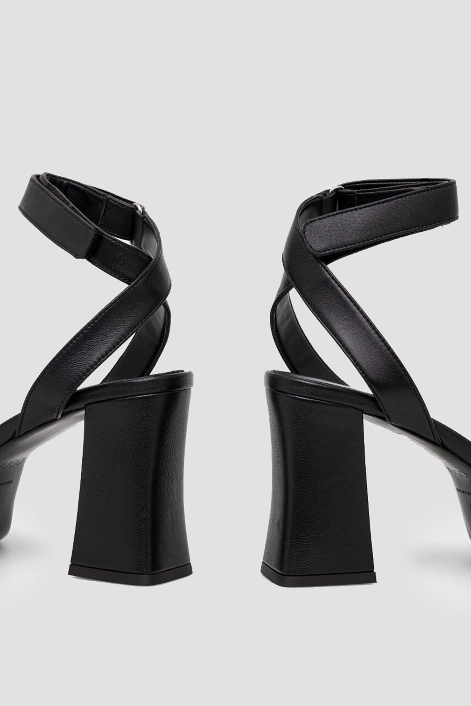 Женские черные кожаные босоножки HUGO 50513175;001