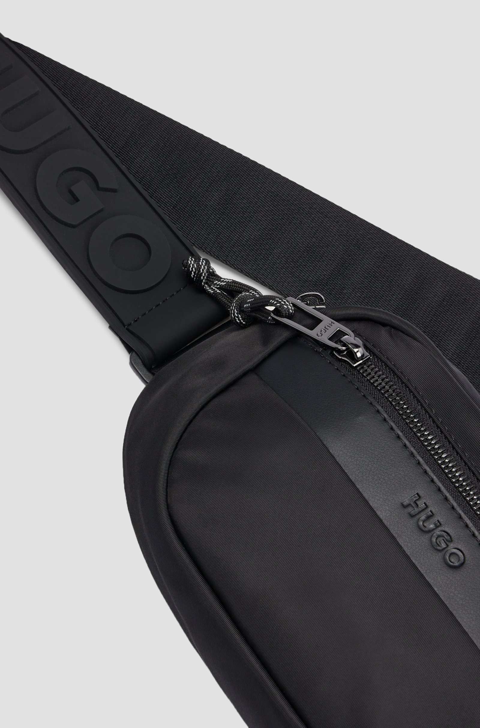 Мужская черная поясная сумка HUGO 50503815;001