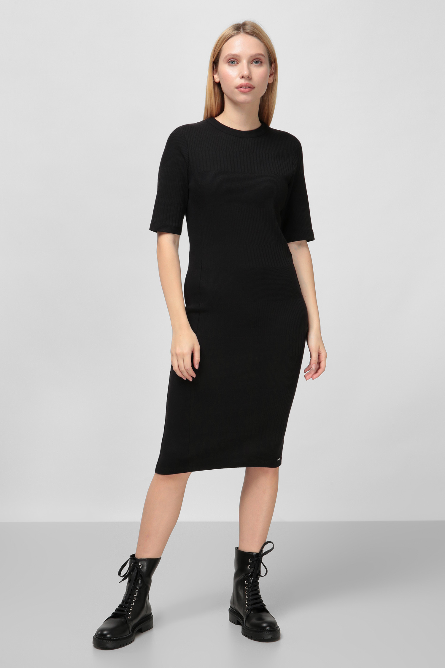 Женское черное платье SuperDry W8010379A;02A