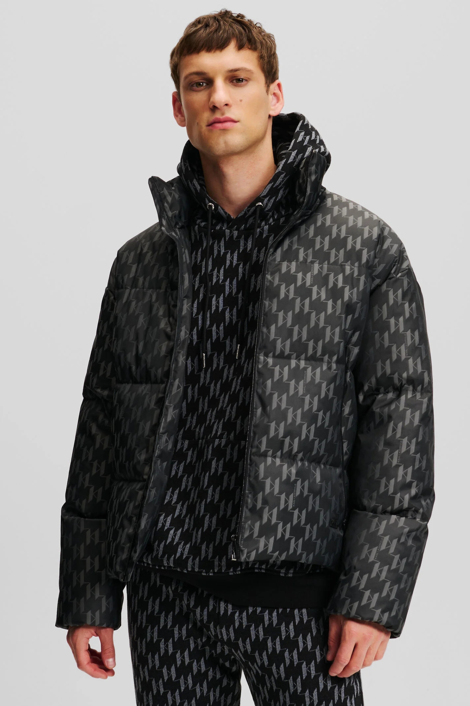 Мужская черная куртка с узором Karl Lagerfeld 544529.505018;990