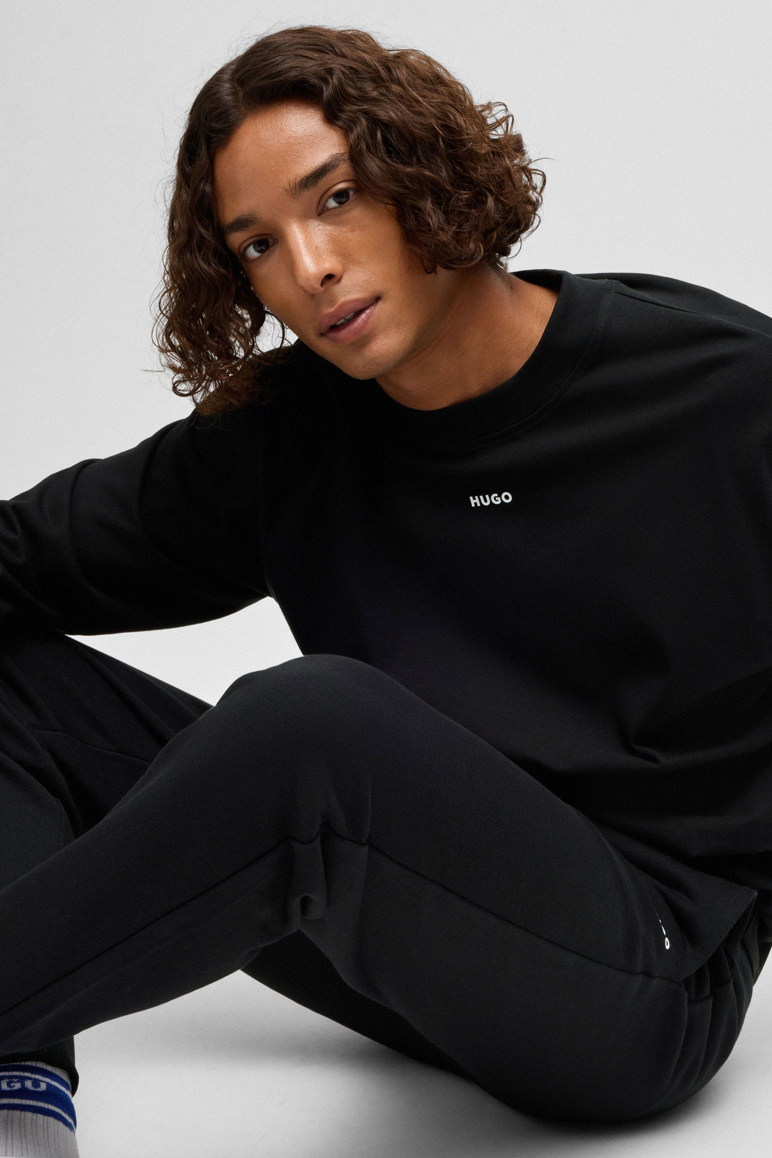 Чоловічі чорні спортивні штани HUGO 50489617;001