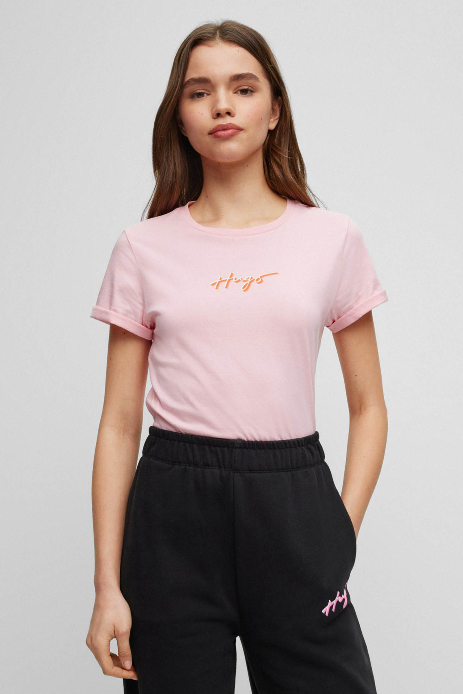 Женская розовая футболка HUGO 50486327;685
