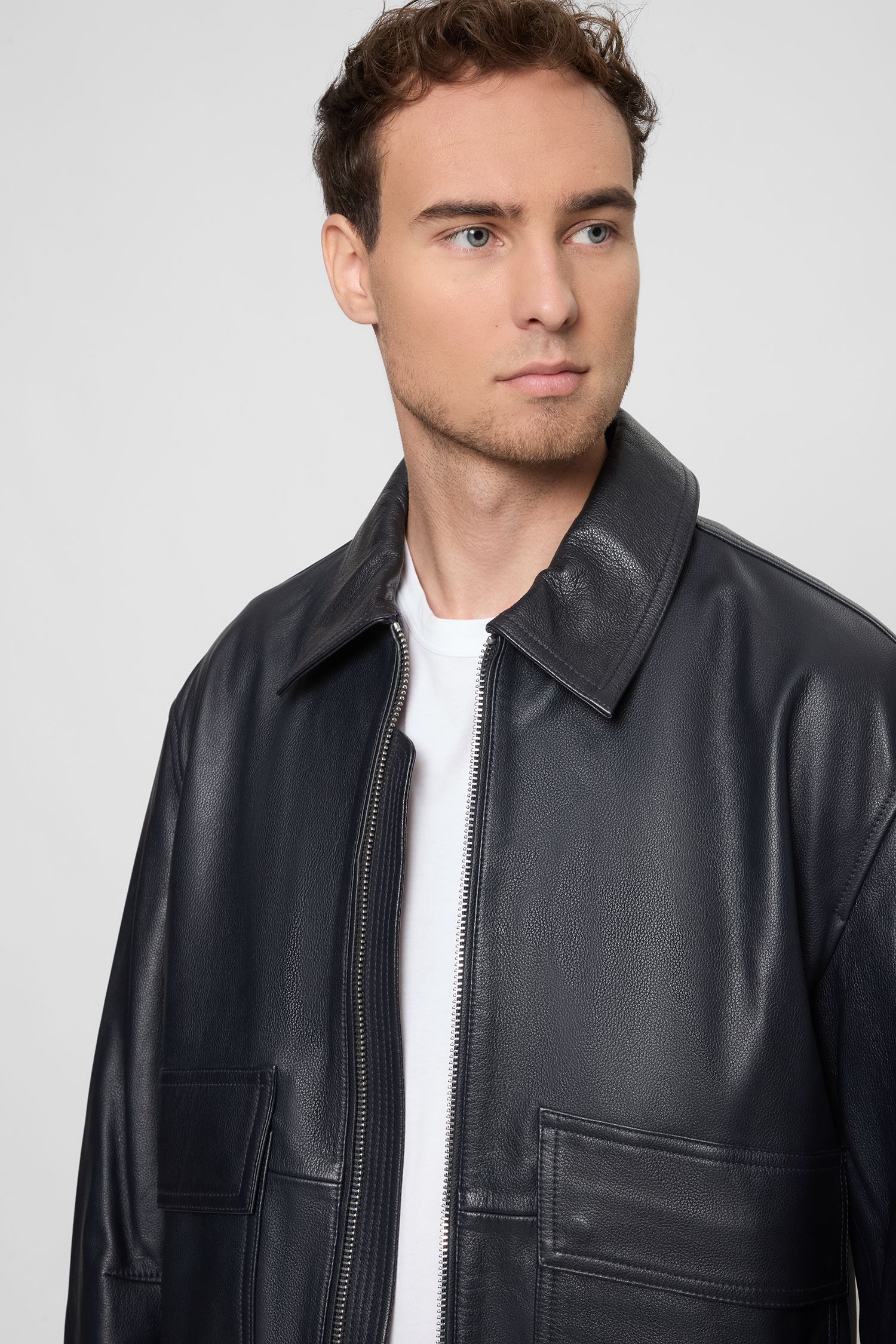 Мужская темно-синяя кожаная куртка BOSS 50540931;404