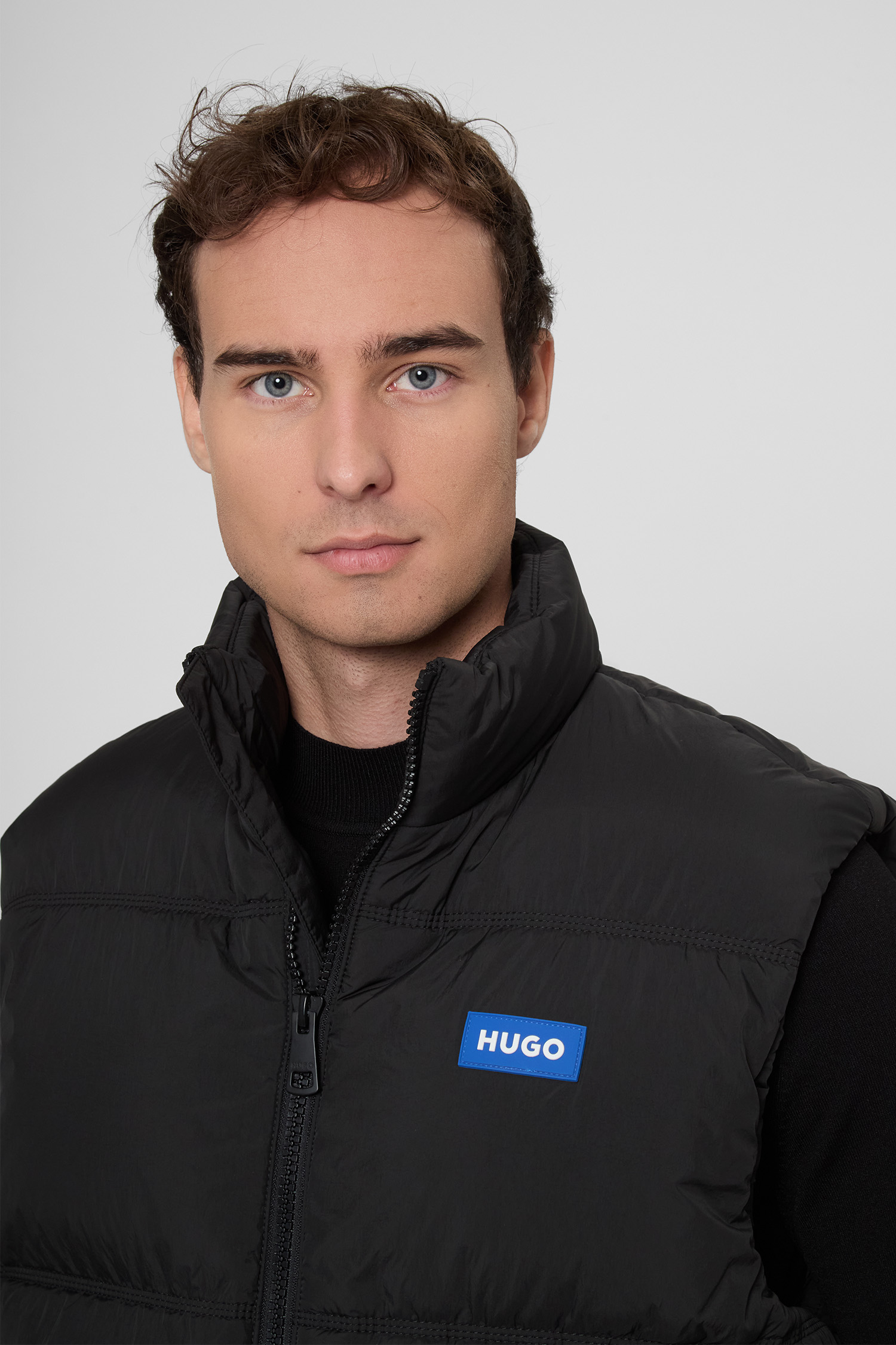 Чоловічий чорний жилет HUGO BLUE 50546648;001