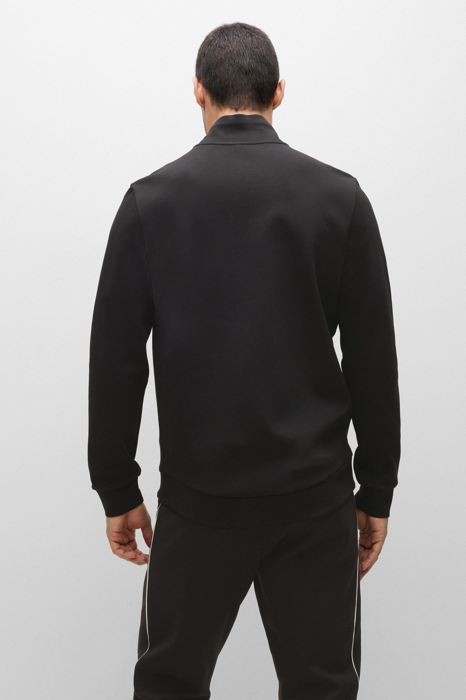 Чоловіча чорна спортивна кофта BOSS 50476406;001