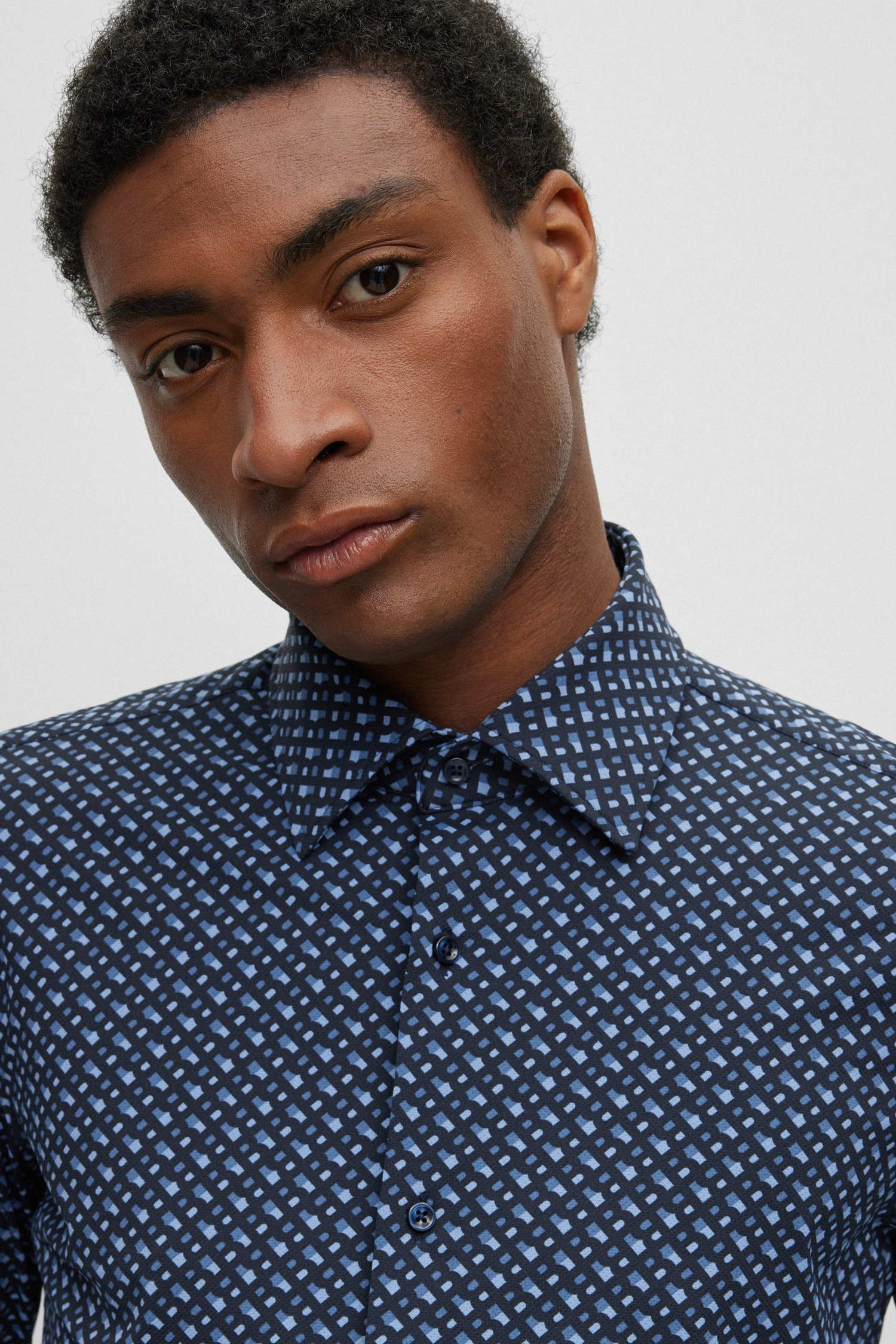 Мужская темно-синяя рубашка с узором BOSS 50496801;475