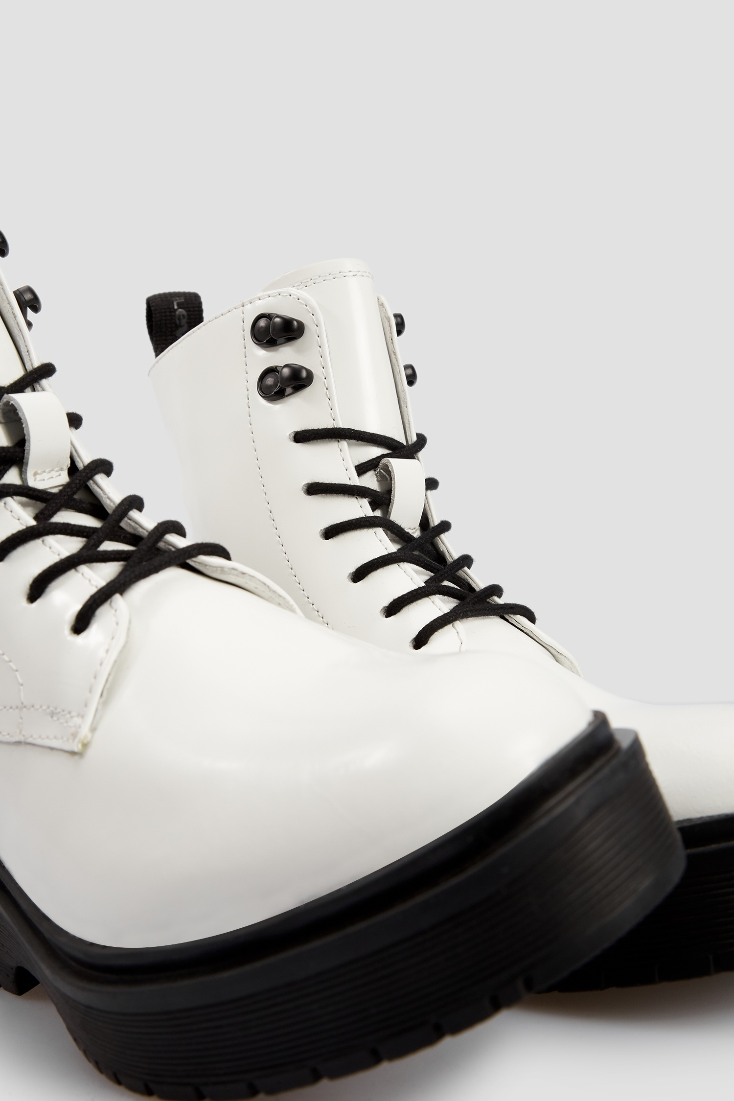 Жіночі білі шкіряні черевики Levi’s® 233648;662.51