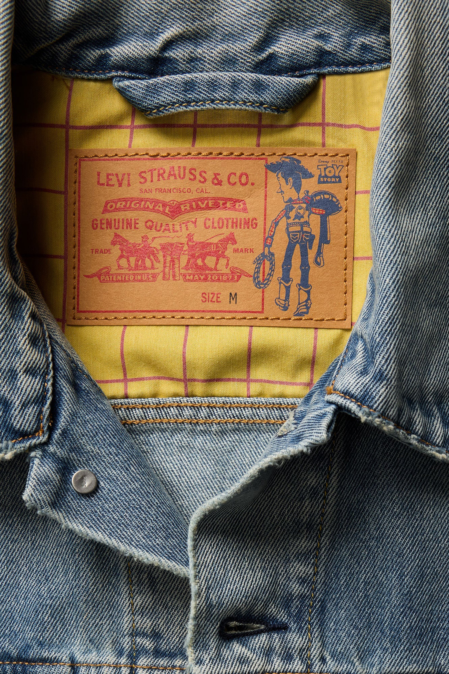 Чоловіча блакитна джинсова куртка Levi's® x Toy Story Levi’s® 0034J;0000