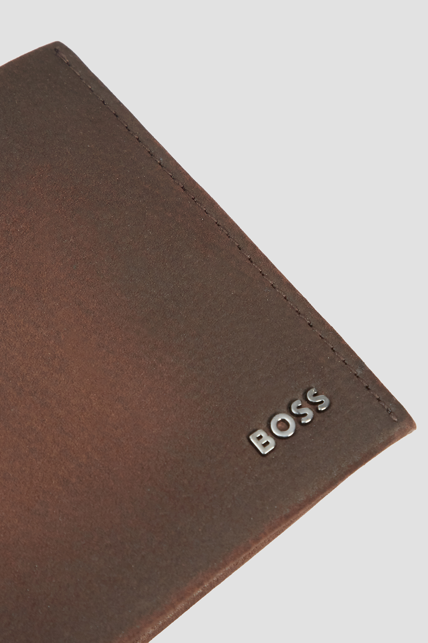 Мужской темно-коричневый кожаный кошелек BOSS 50529592;205