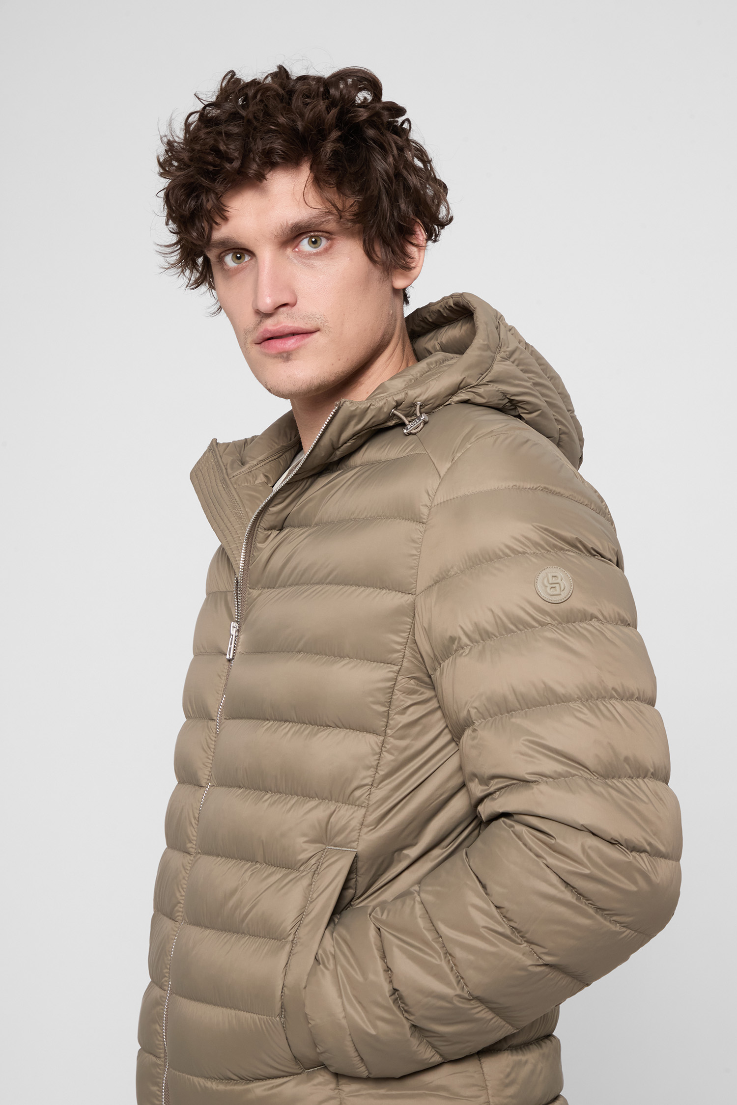 Мужская бежевая куртка BOSS 50540450;245