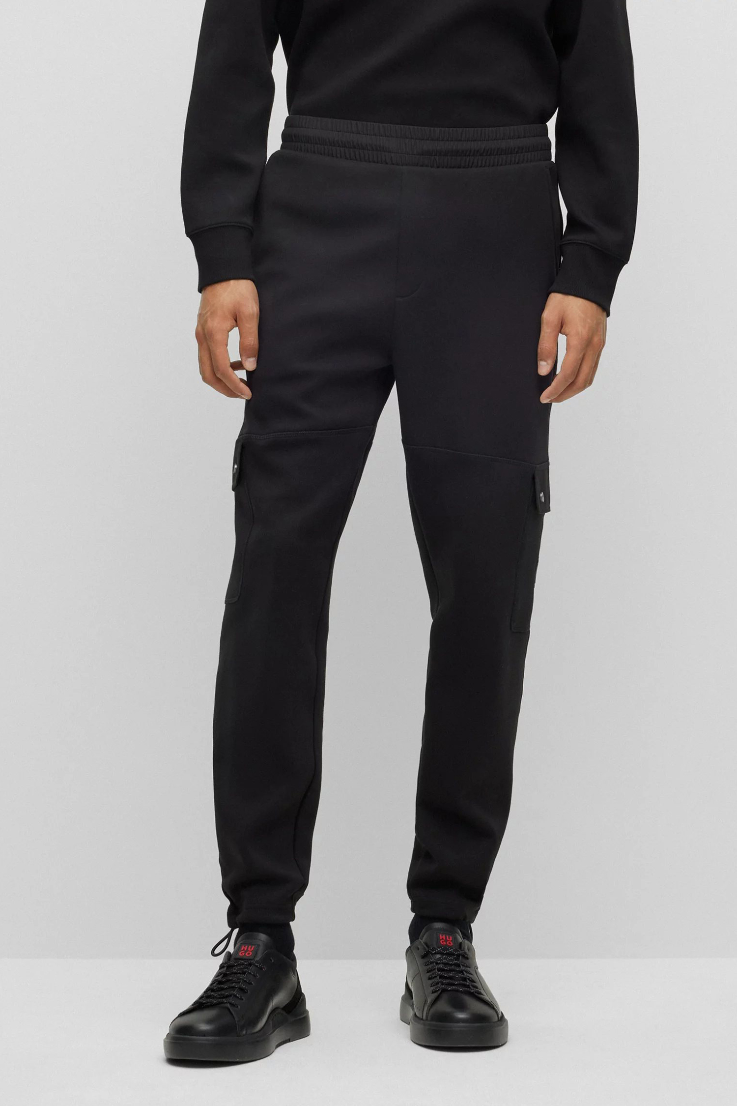 Чоловічі чорні спортивні штани HUGO 50493044;001