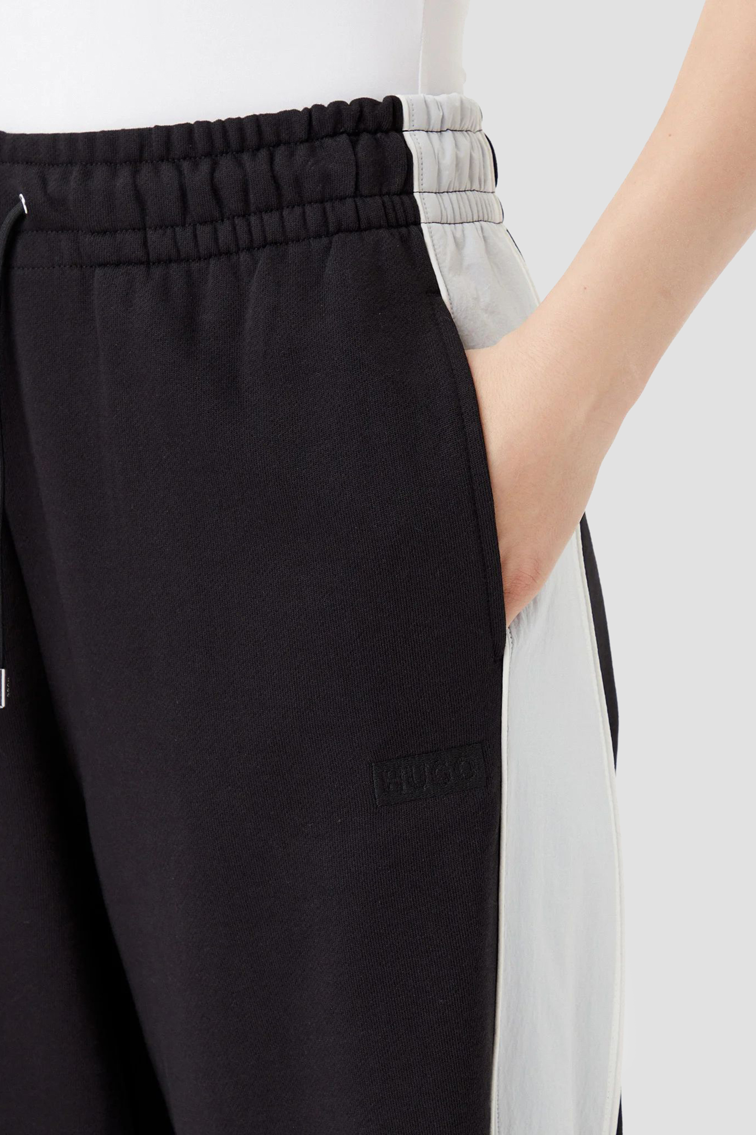 Жіночі чорні спортивні штани HUGO BLUE 50531179;001