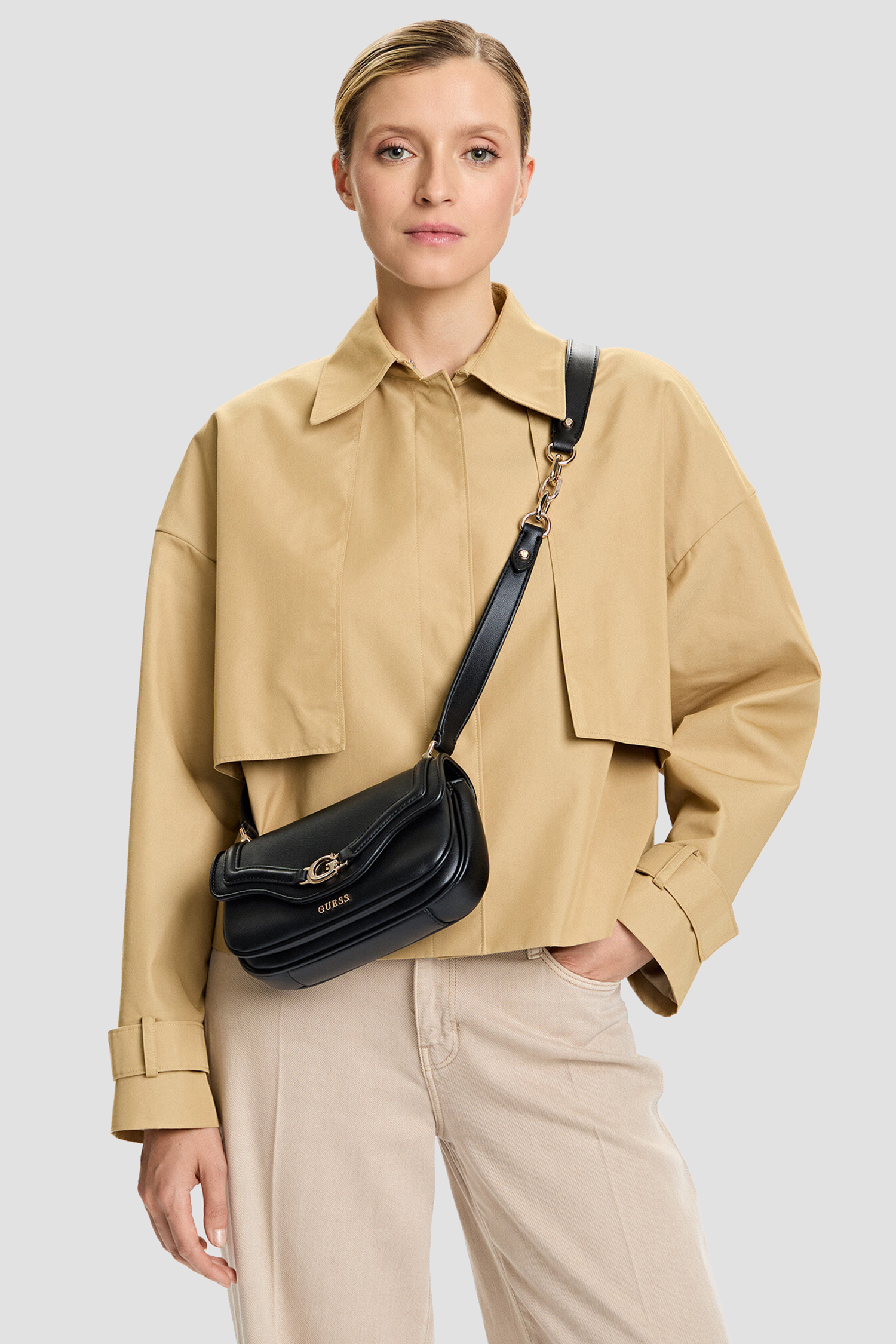 Женская черная сумка Guess HWBG79.93790;BLA