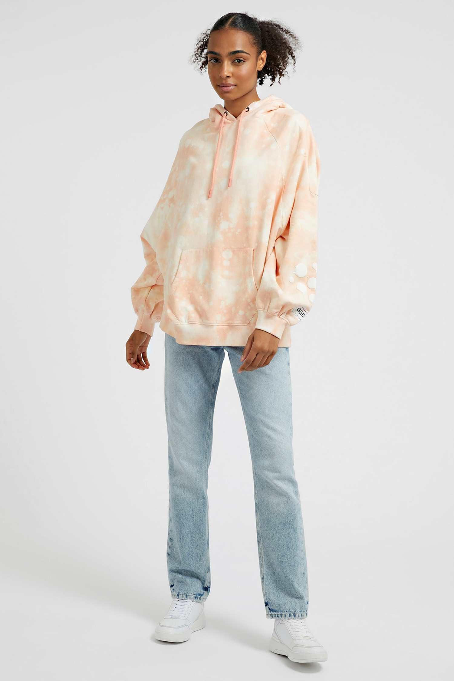 Жіноче персикове худі Guess x Brandalised Guess W3RQ22.K9R31;F32J