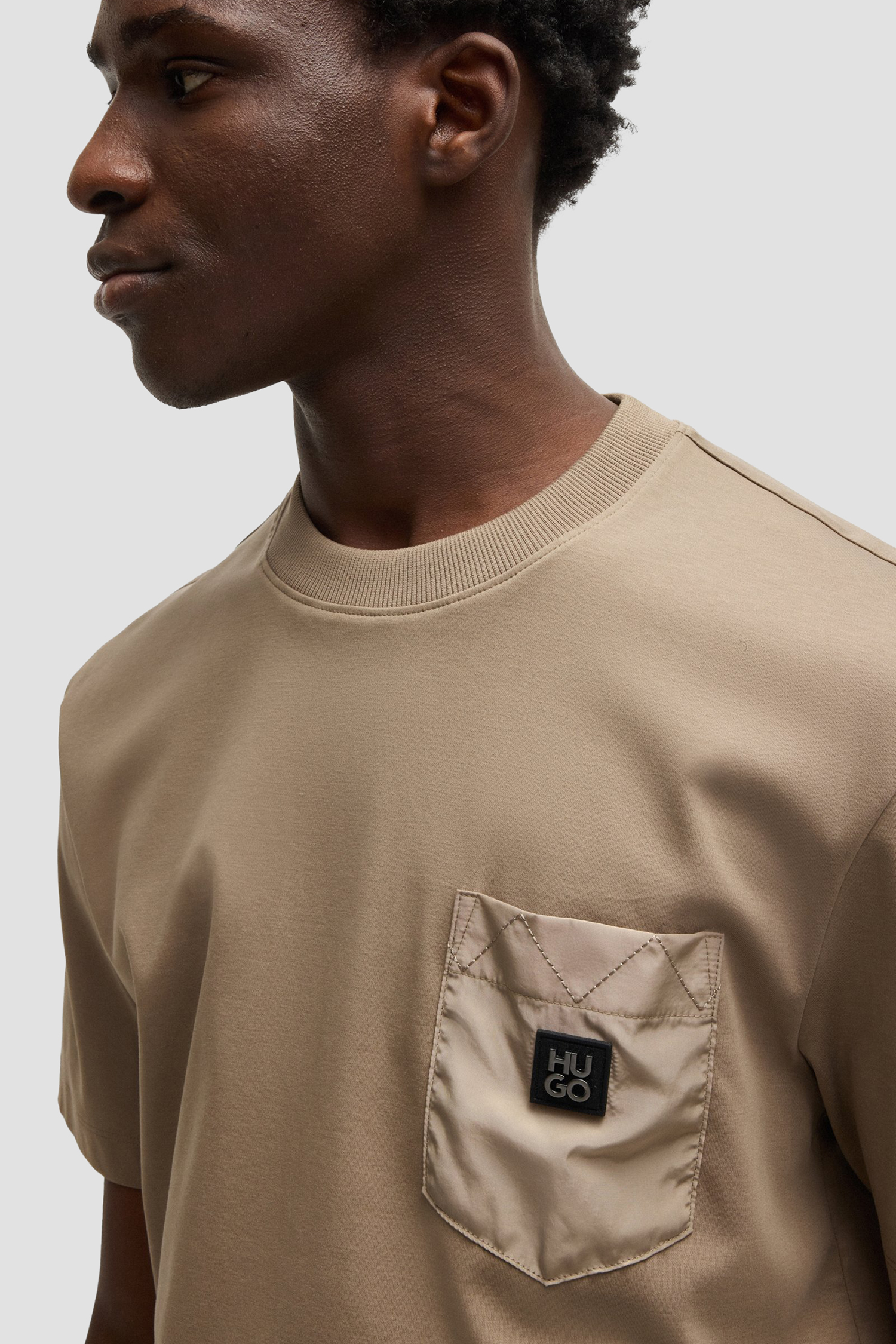 Чоловіча бежева футболка HUGO 50536347;219