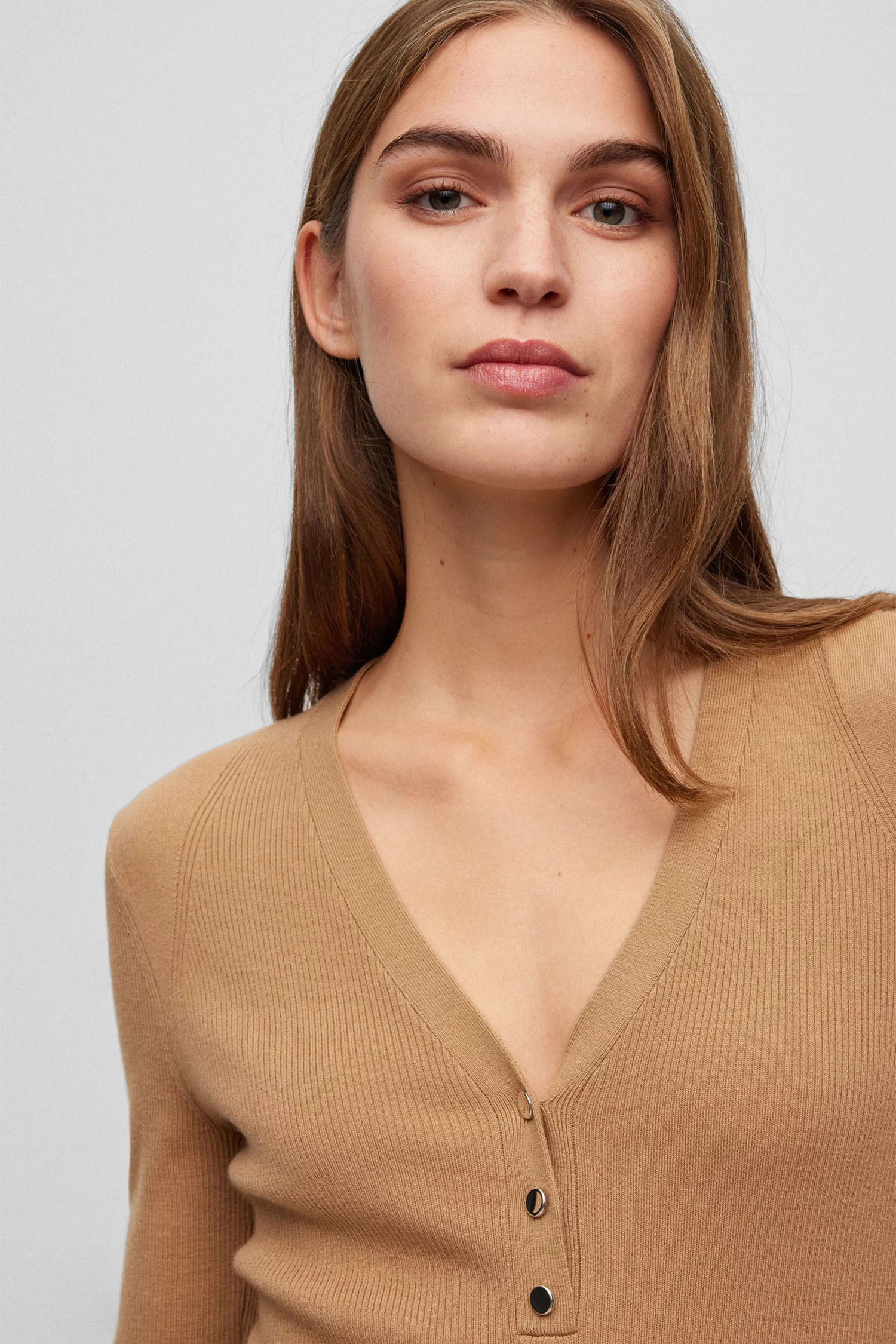 Жіночий бежевий пуловер BOSS 50493904;260