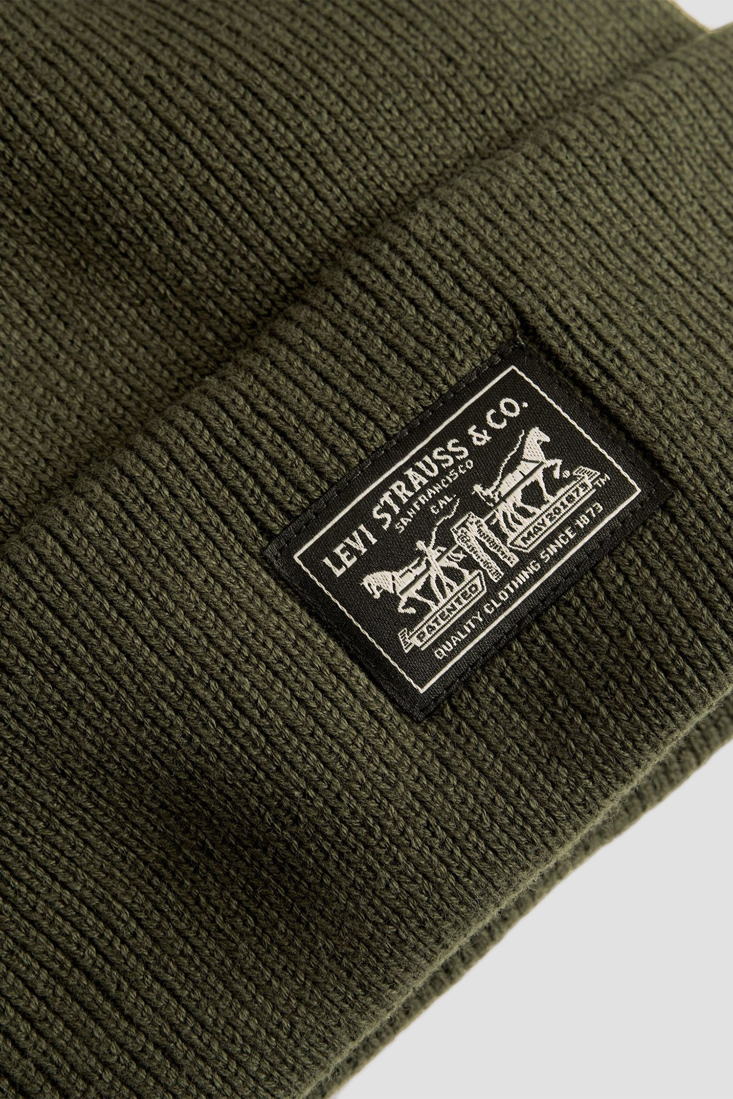 Темно-зелена шапка Levi’s® 000J4;0016