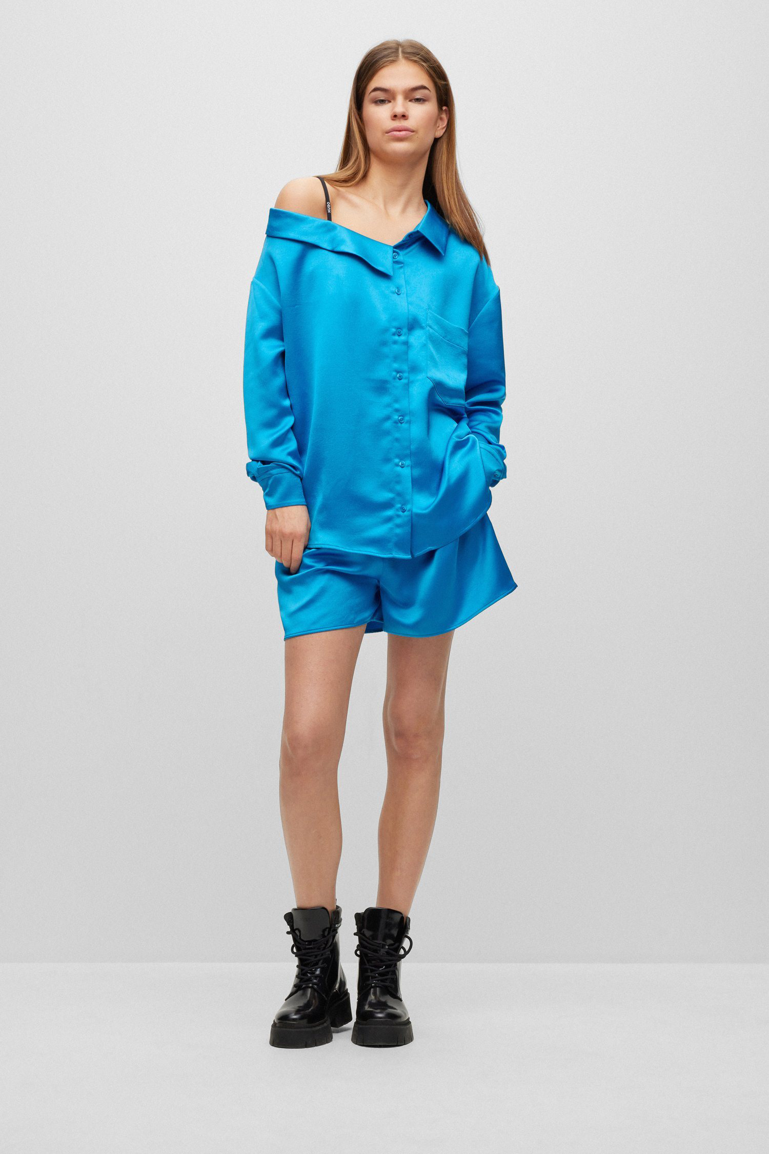 Женские синие шорты HUGO 50488572;435