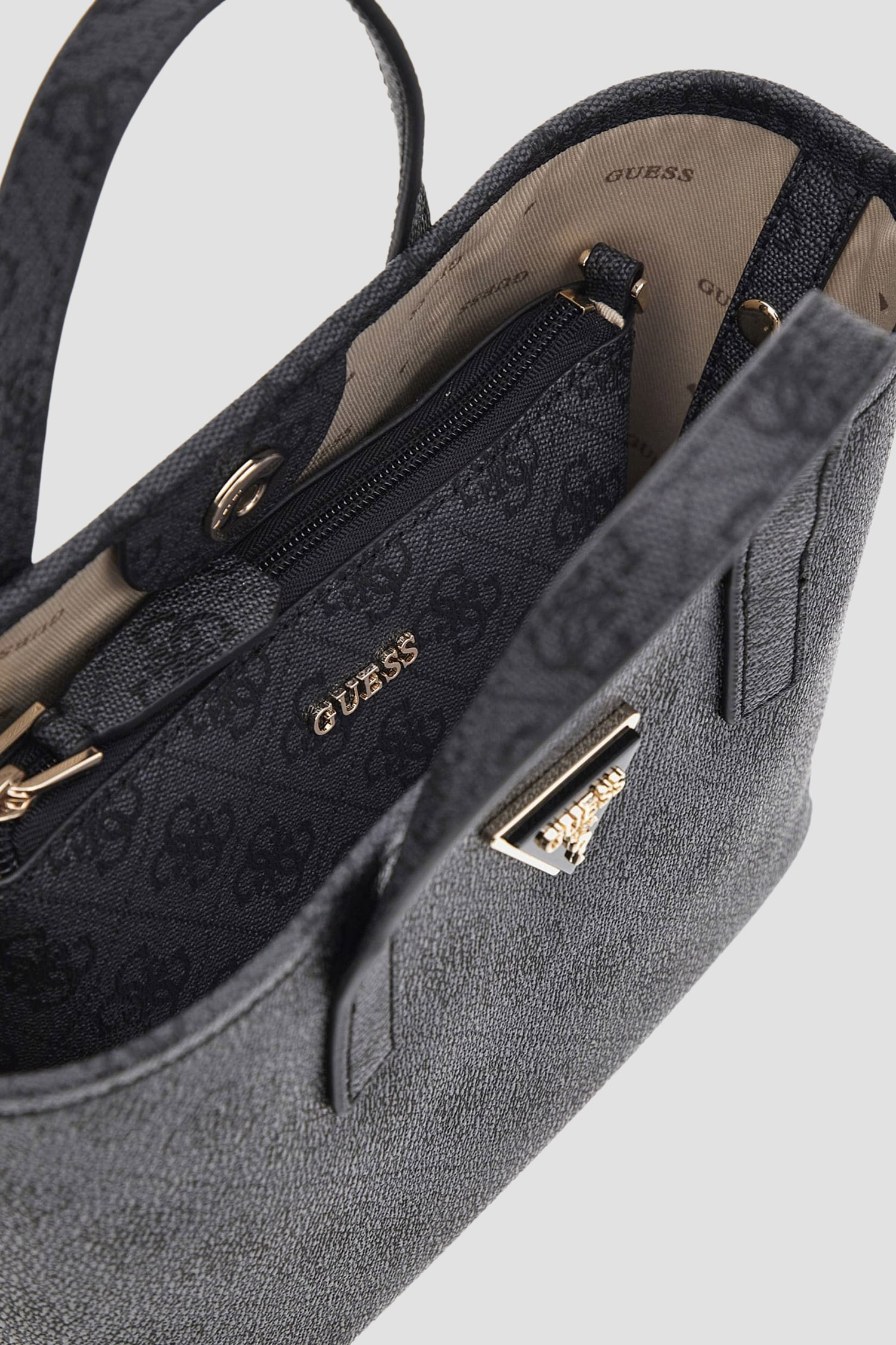 Женская темно-серая сумка с узором Guess HWSG92.11750;CLO