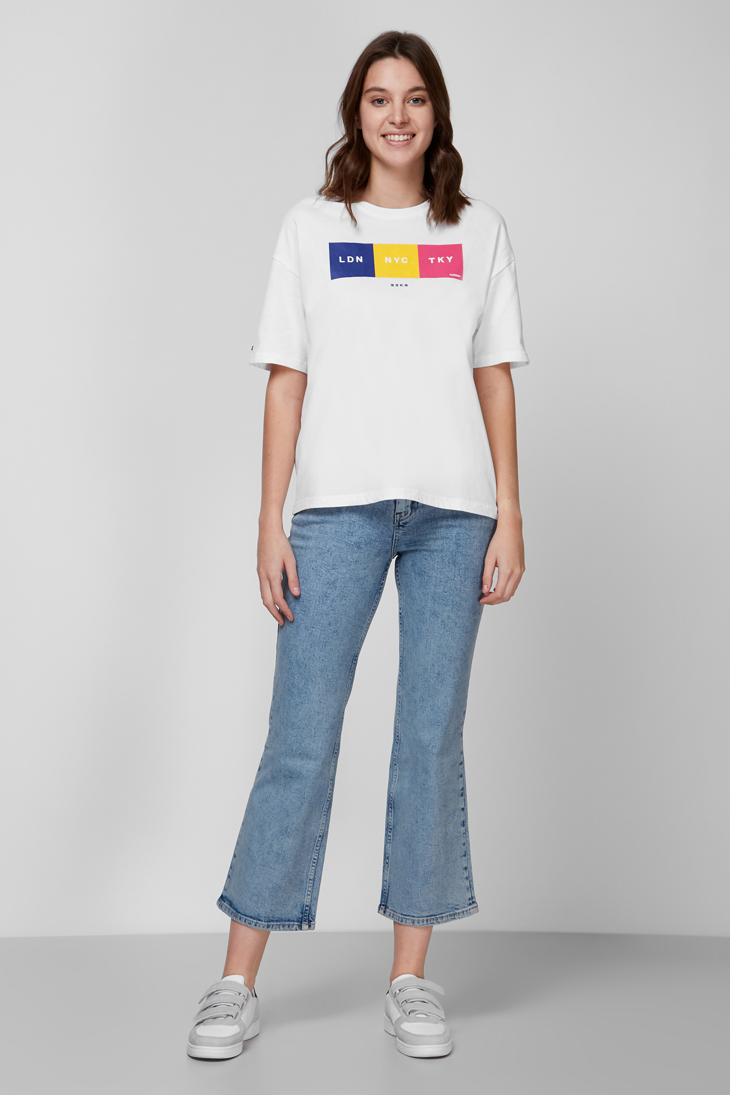 Женская белая футболка SuperDry W1010103A;01C