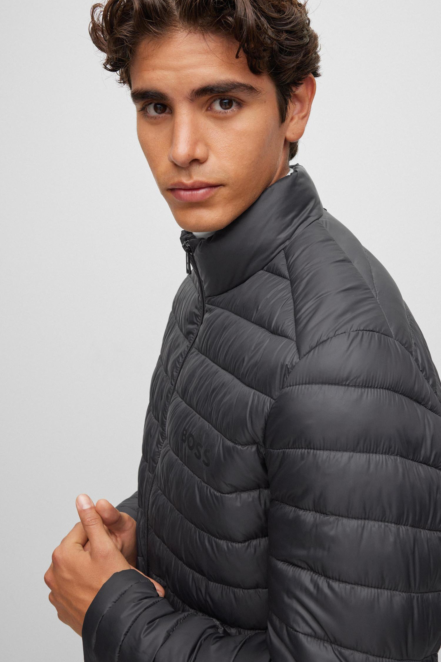 Мужская черная куртка BOSS 50481548;001