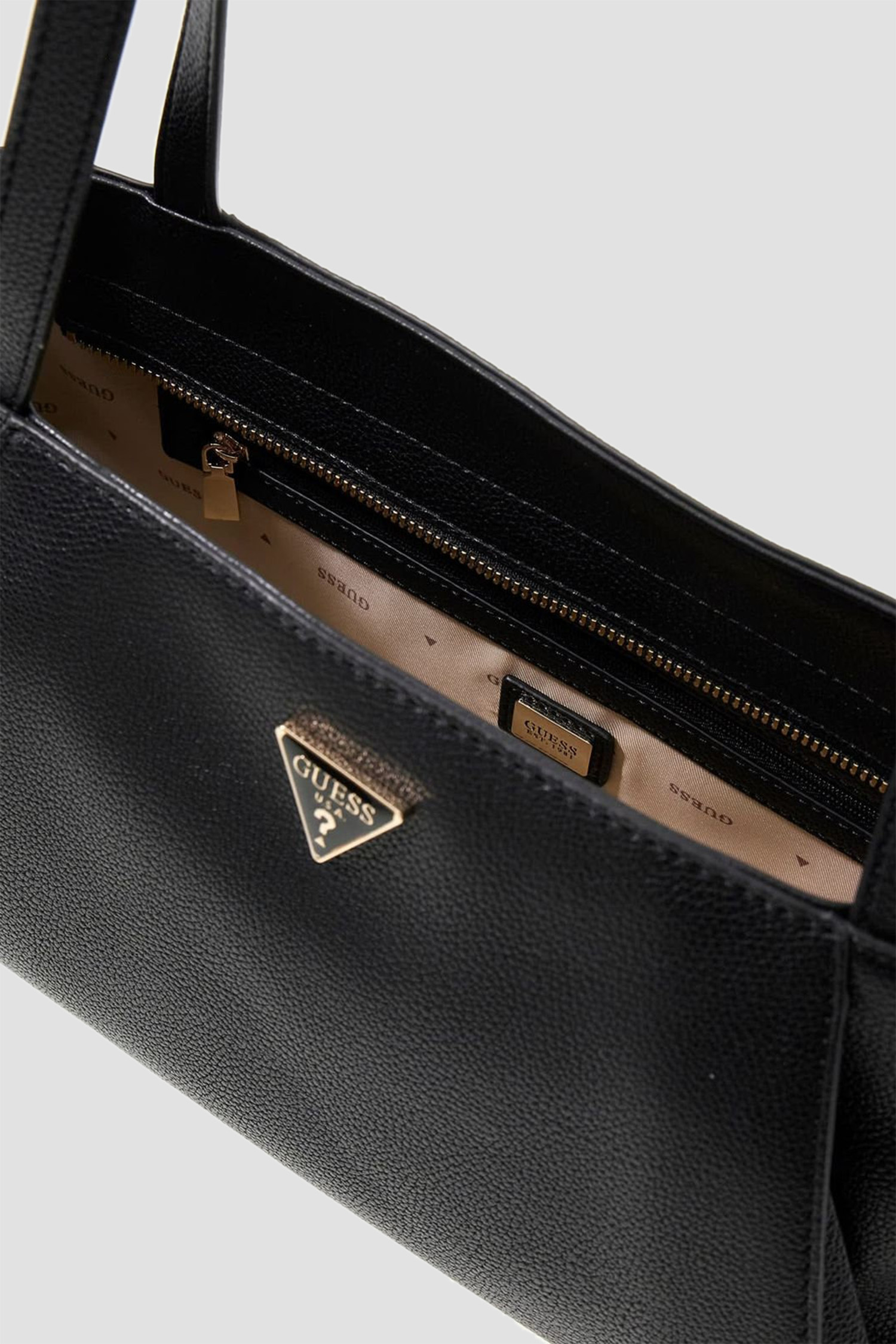 Жіноча чорна сумка Guess HWBG97.45090;BLA