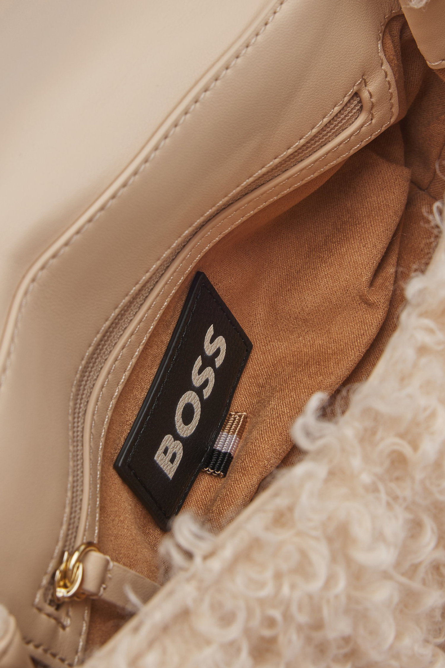 Жіноча бежева сумка BOSS 50529024;270