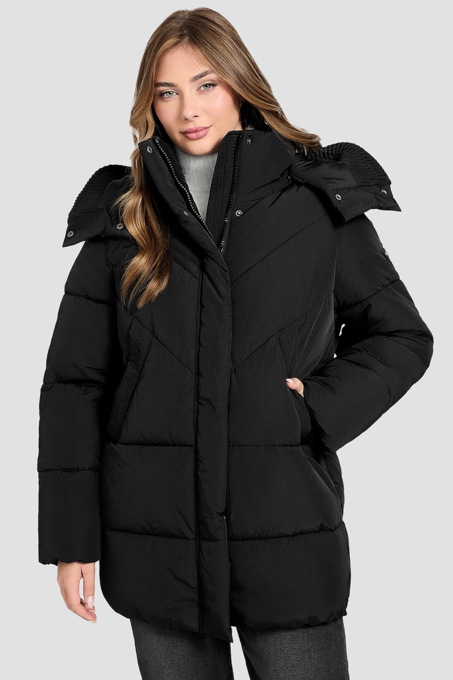 Жіноча чорна куртка Guess W5BLBK.W0492;JBLK