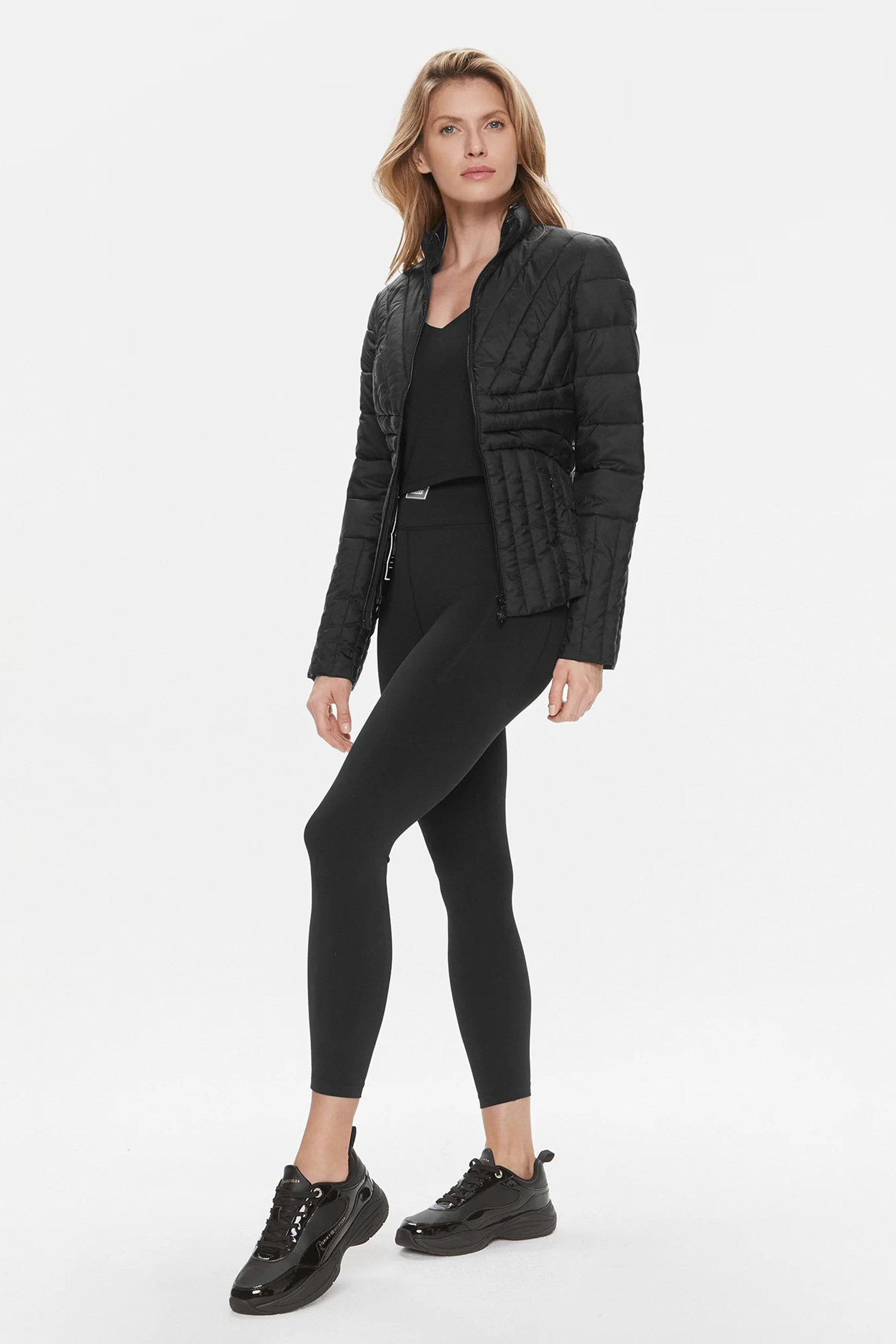 Женская черная куртка Guess W4RL06.WFWO2;JBLK