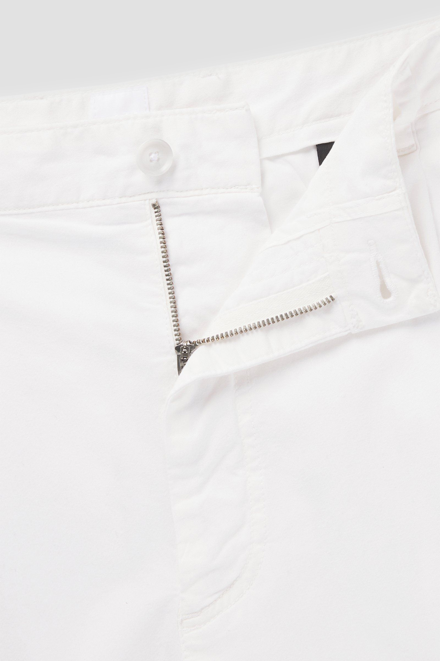 Мужские белые шорты BOSS 50546320;100