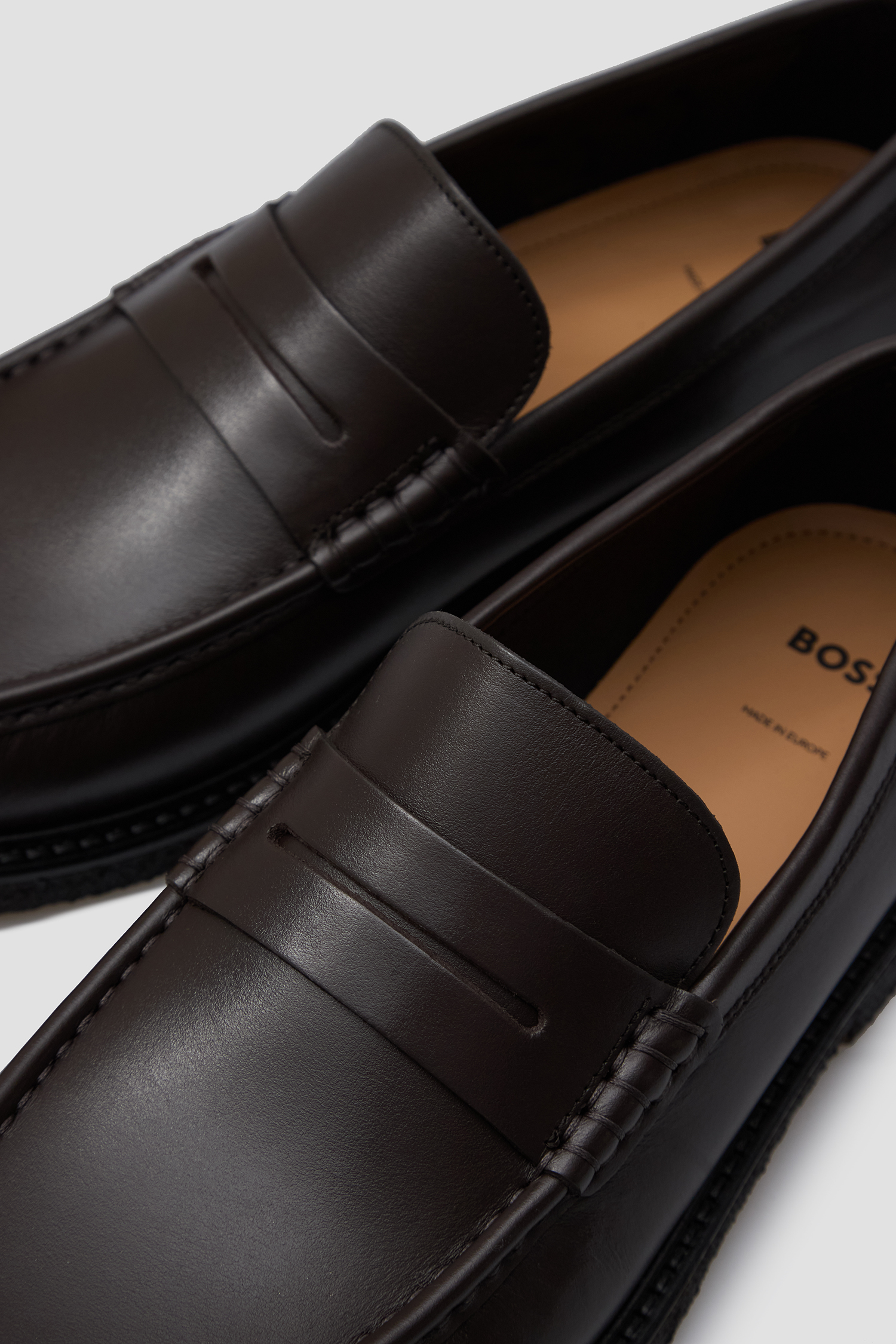 Чоловічі темно-коричневі шкіряні лофери BOSS 50536230;205