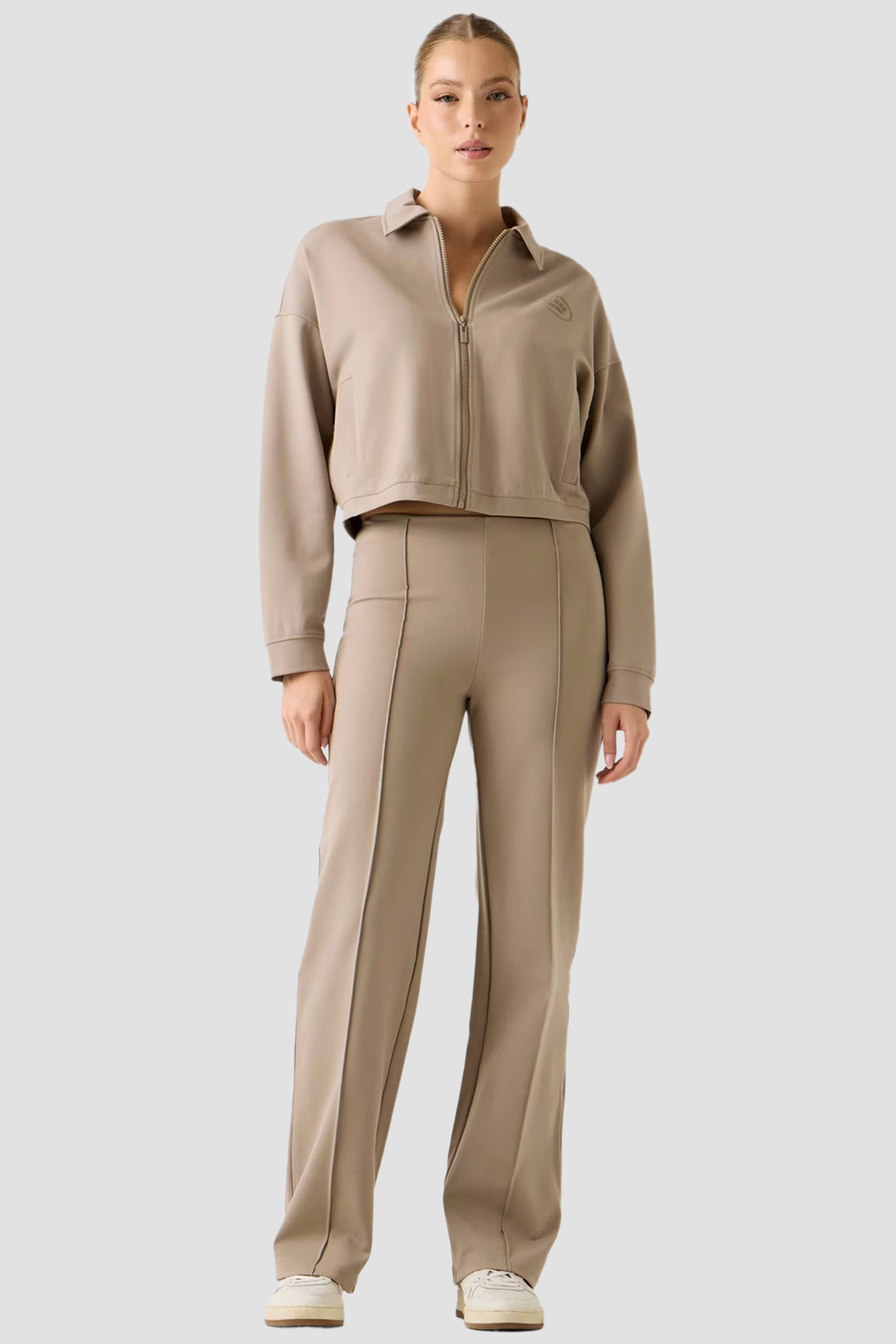 Жіноча бежева спортивна кофта Guess V6RQ17.KD822;G1O3