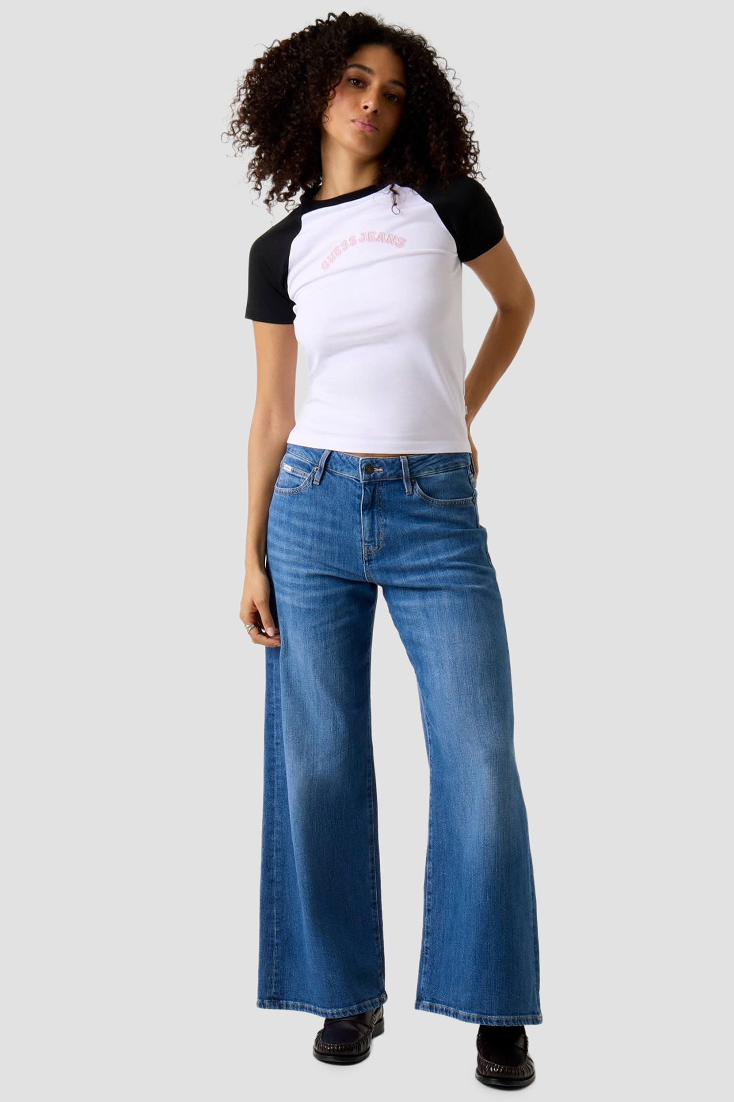 Жіноча біла футболка Guess Jeans W6GIB0.J1314;G011
