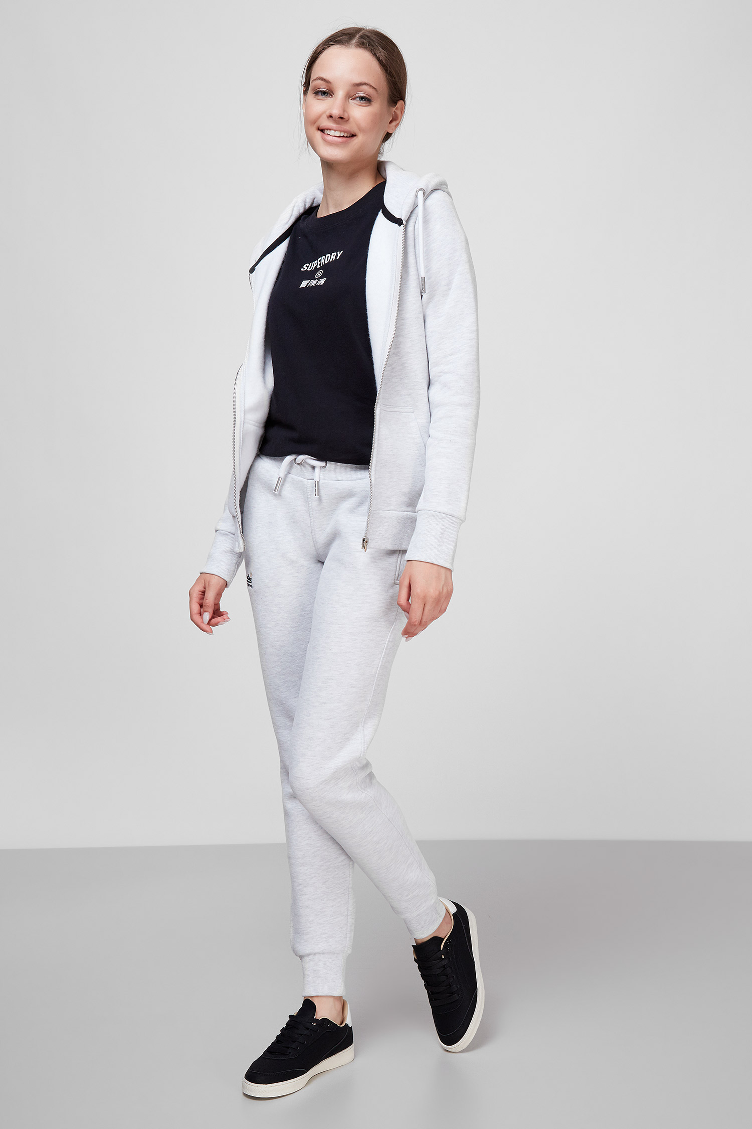 Сірі спортивні штани для дівчат SuperDry W7010223A;54G