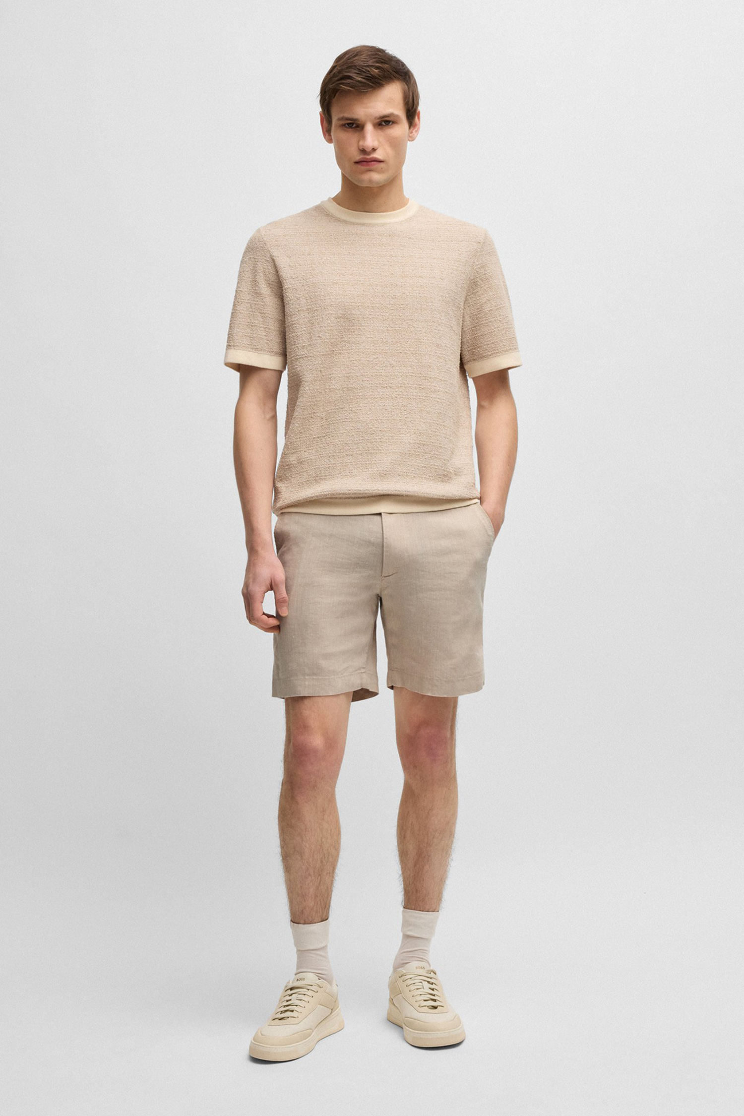 Чоловічі бежеві лляні шорти BOSS 50538016;275