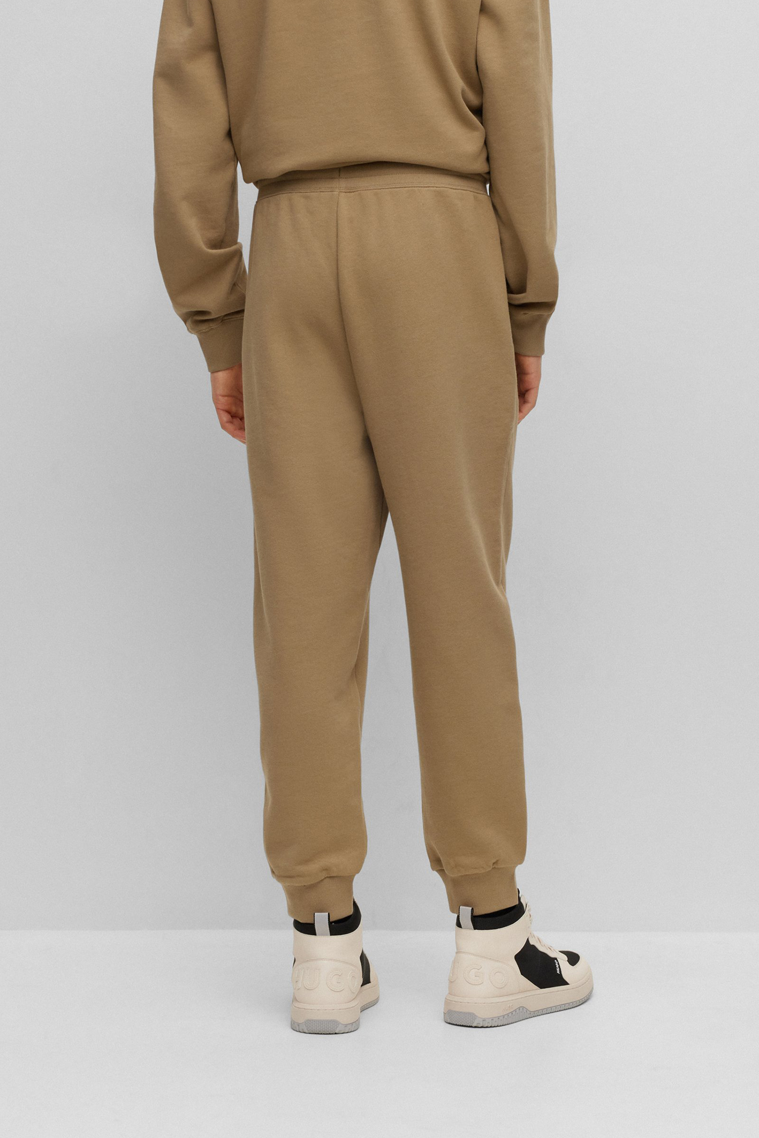 Чоловічі бежеві спортивні штани HUGO 50489617;242