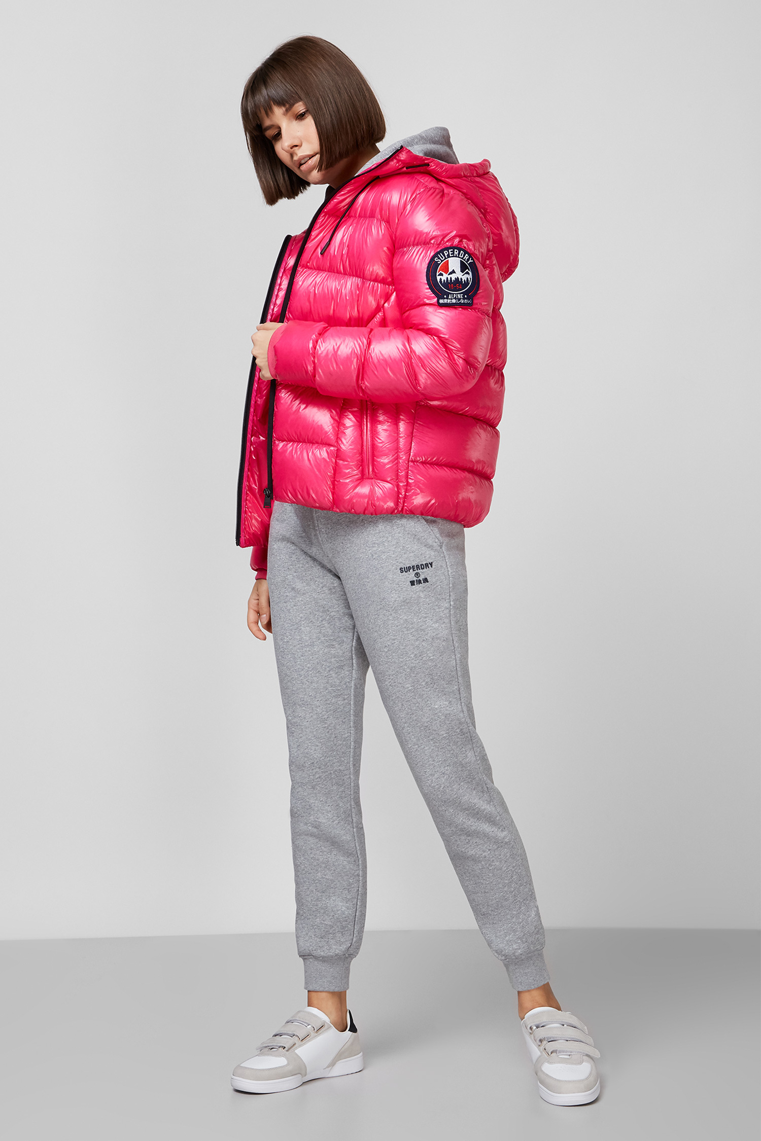 Женская розовая куртка SuperDry W5000209A;34Y