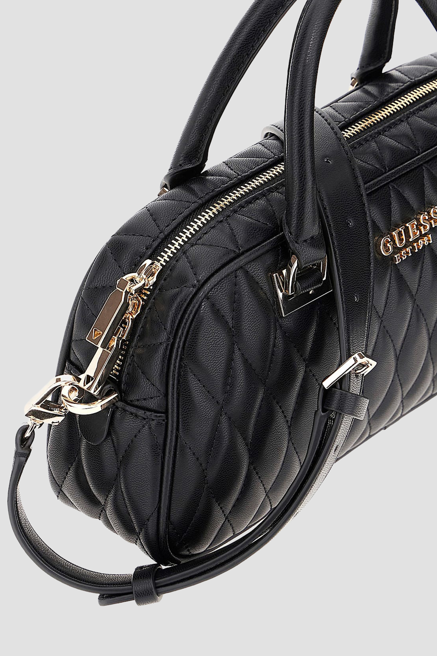 Женская черная сумка Guess HWQG81.22050;BLA