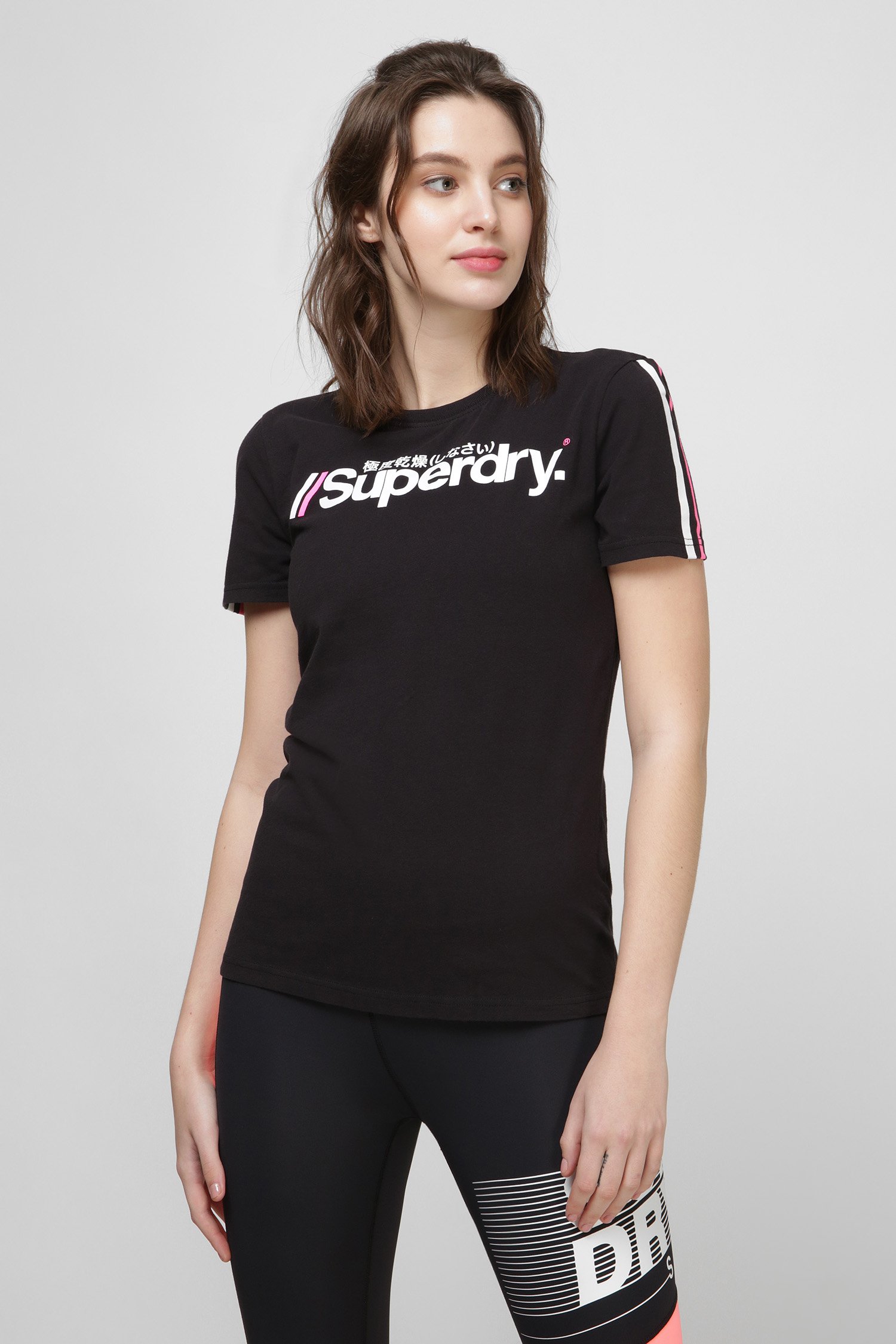 Жіноча чорна футболка SuperDry W1010089A;02A