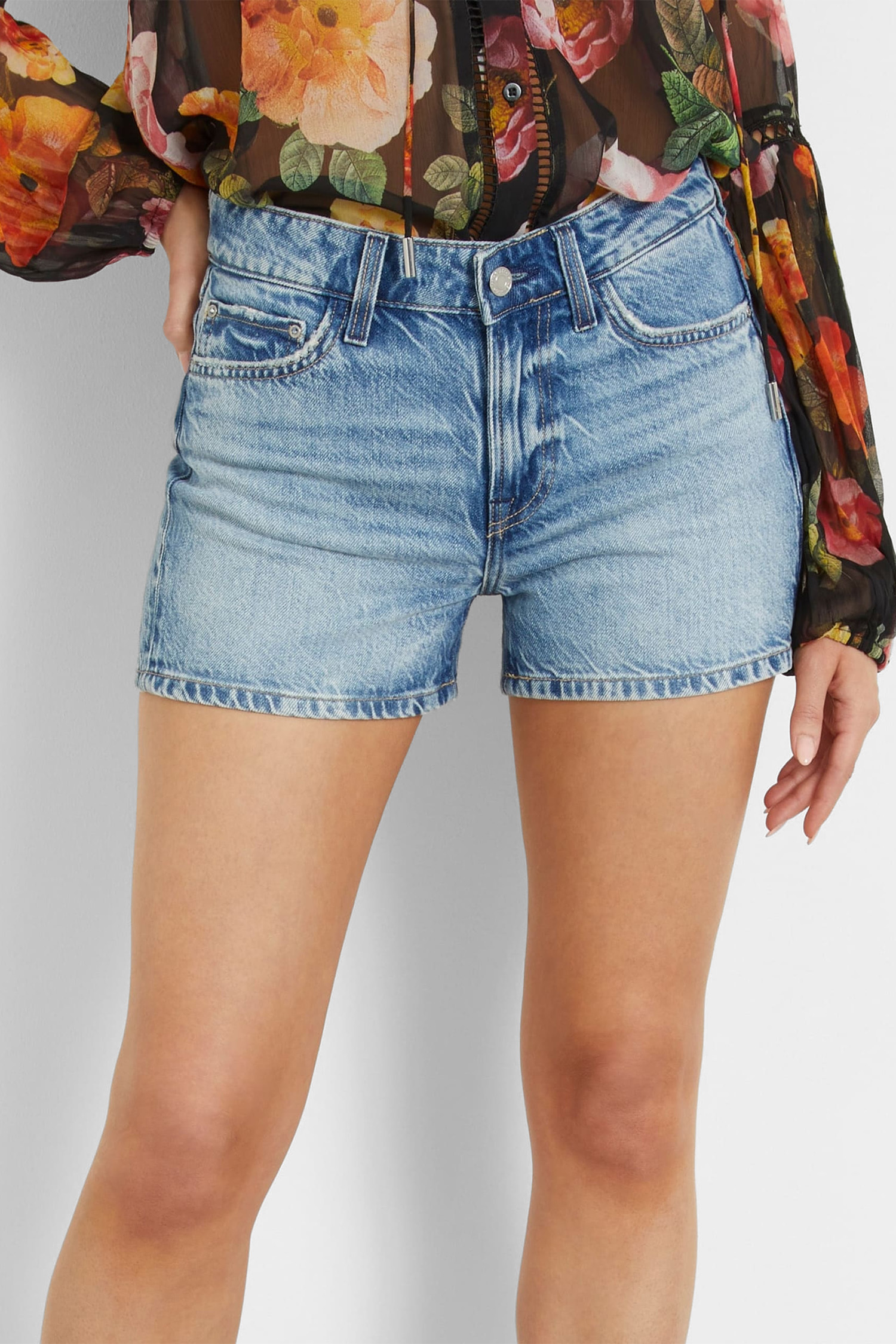 Жіночі блакитні джинсові шорти Guess W4GD20.D5B64;H4M3