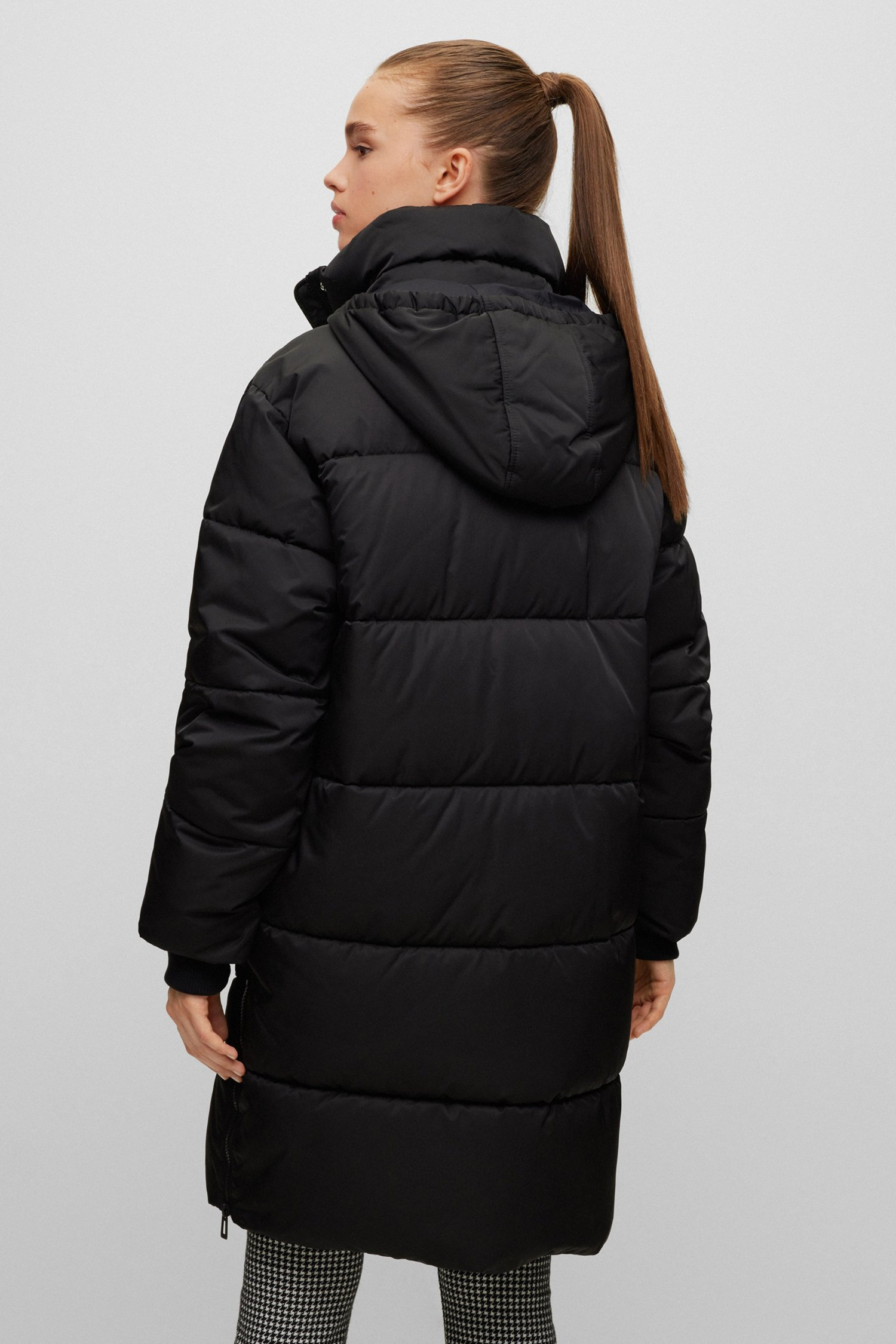 Женская черная куртка HUGO 50478702;001