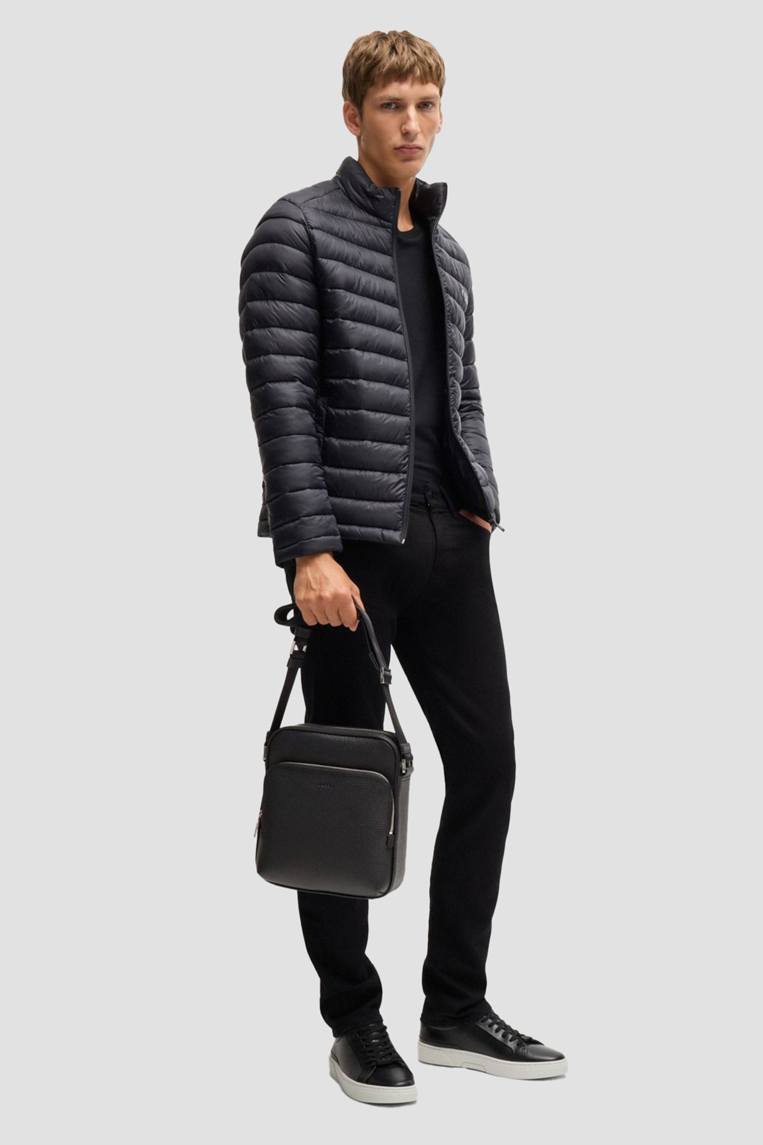 Чоловіча чорна шкіряна сумка BOSS 50529288;001