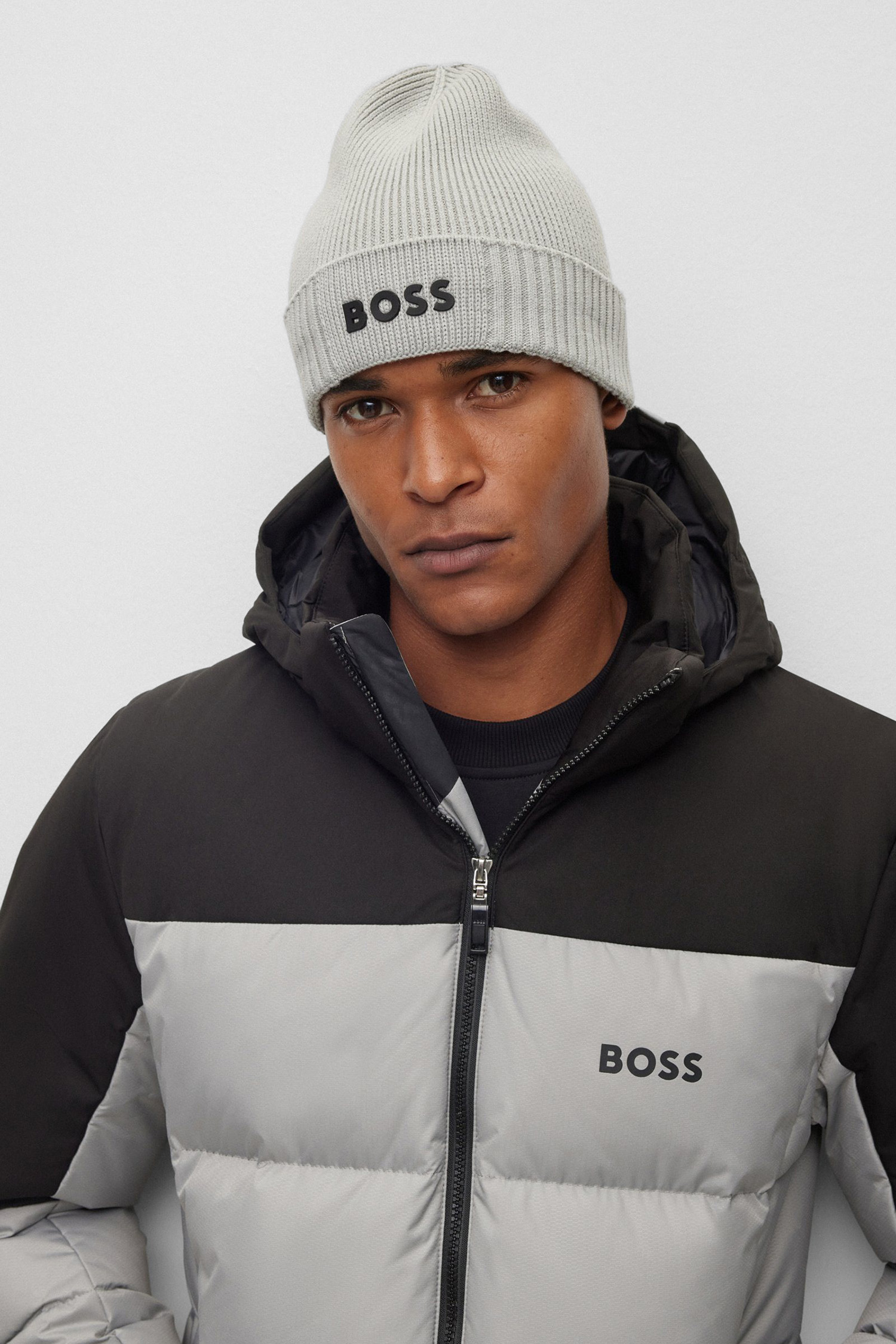 Мужская серая шапка BOSS 50499423;063