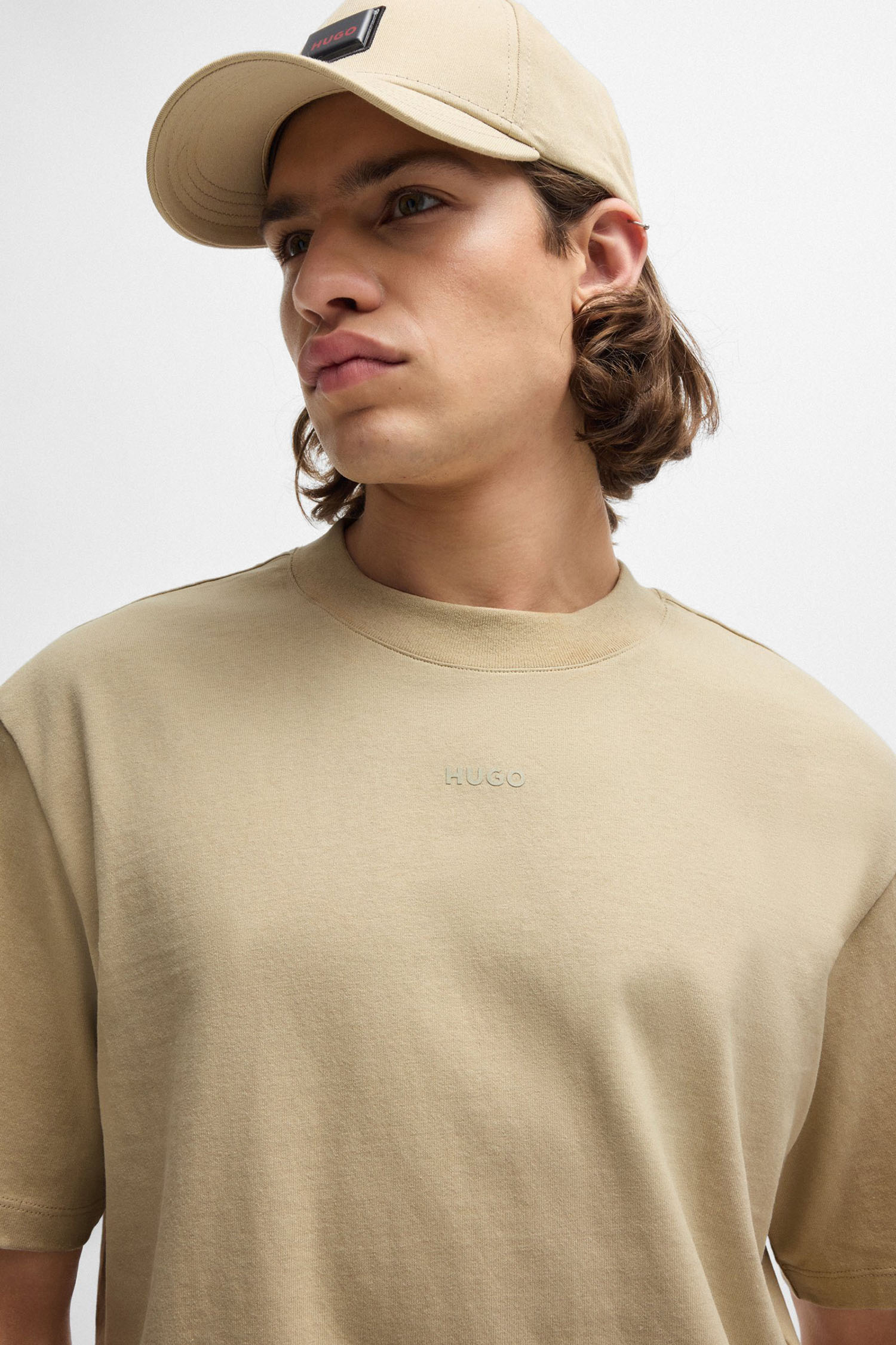 Чоловіча бежева футболка HUGO 50488330;281